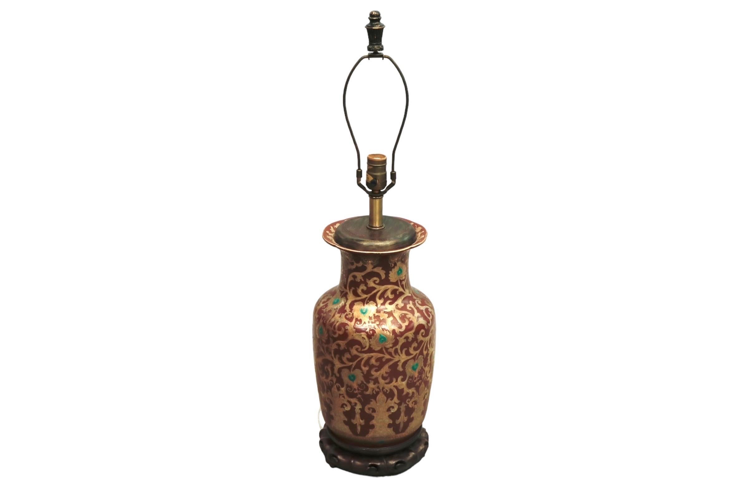 Danish European Chinoiserie Table Lamp in Red and Gold For Sale