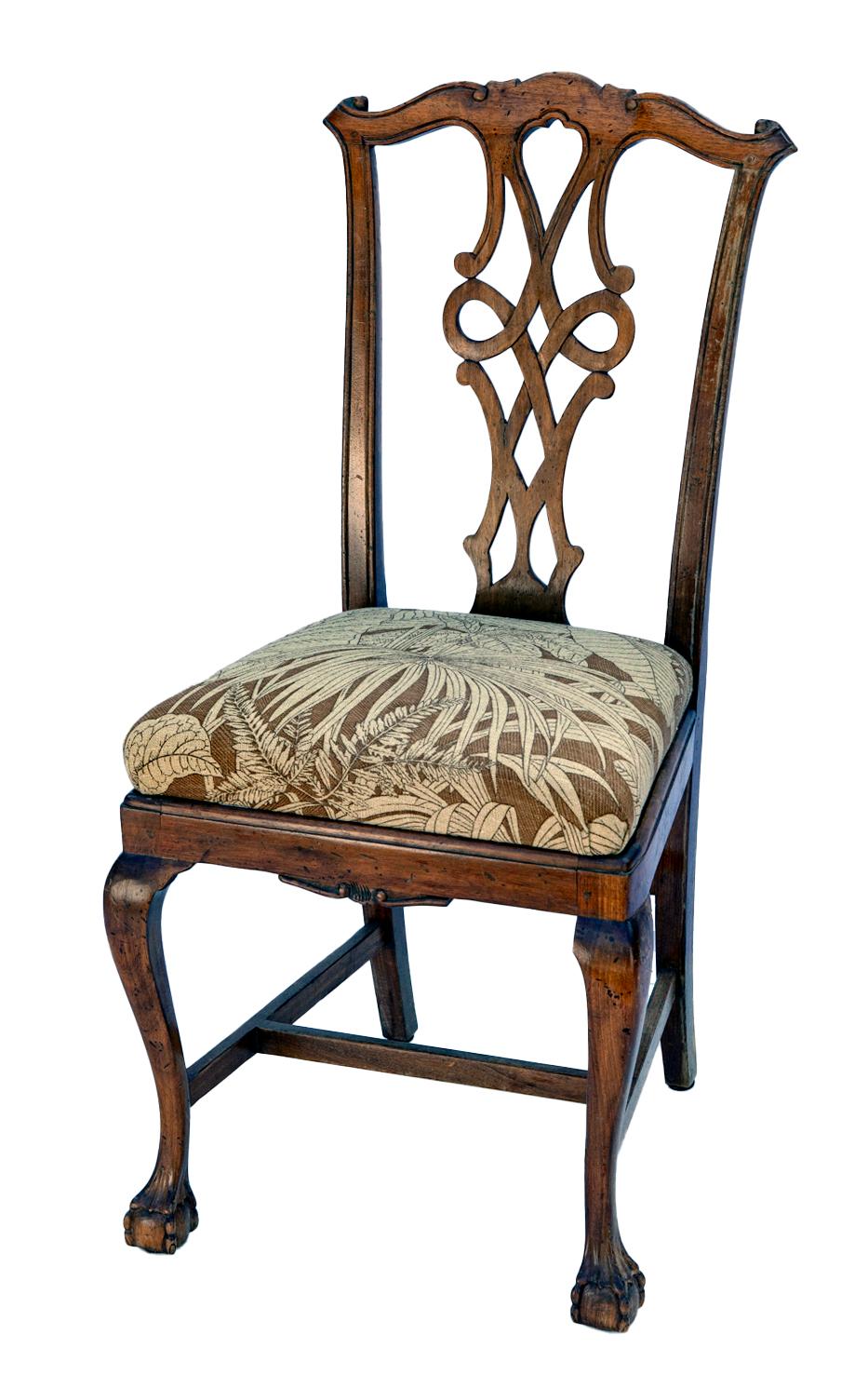 Sedie da sala da pranzo in stile Chippendale europeo; set / 8 in vendita 1