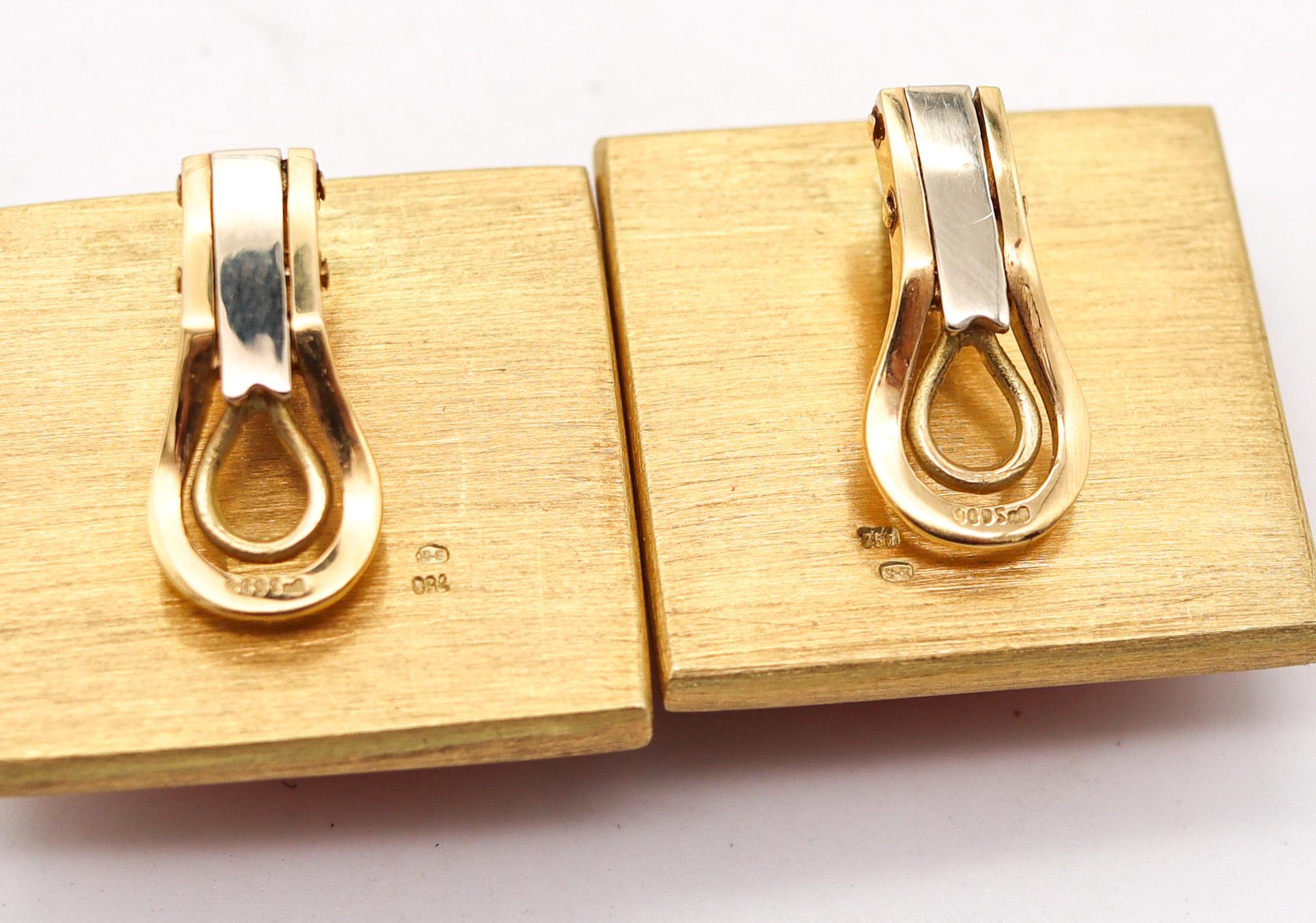 Donna Orecchini classici europei con clip in oro giallo massiccio 18Kt e cabochon di corallo in vendita