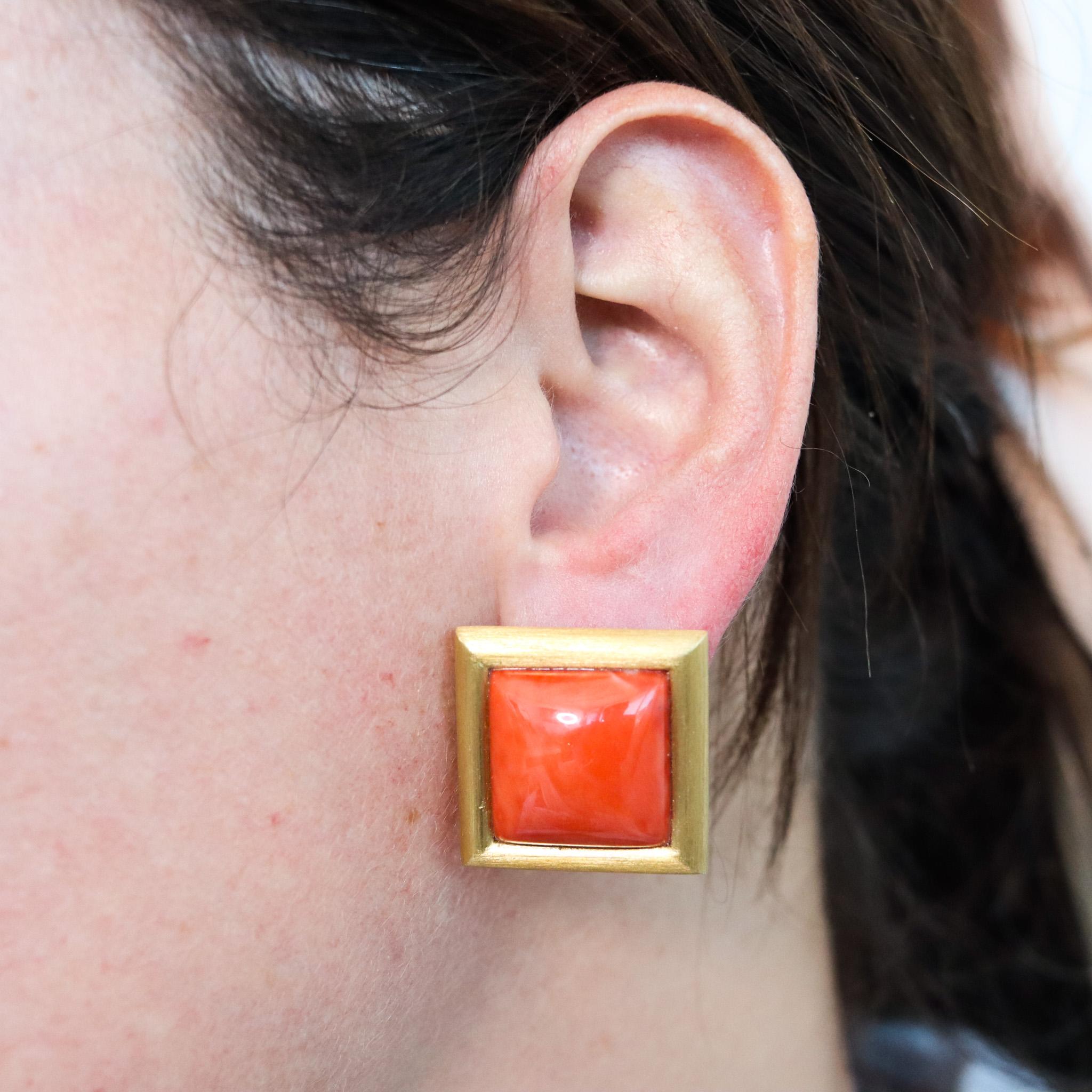 European Classic Clips On Earrings In Solid 18Kt Yellow Gold & Cabochon Of Coral For Sale 3