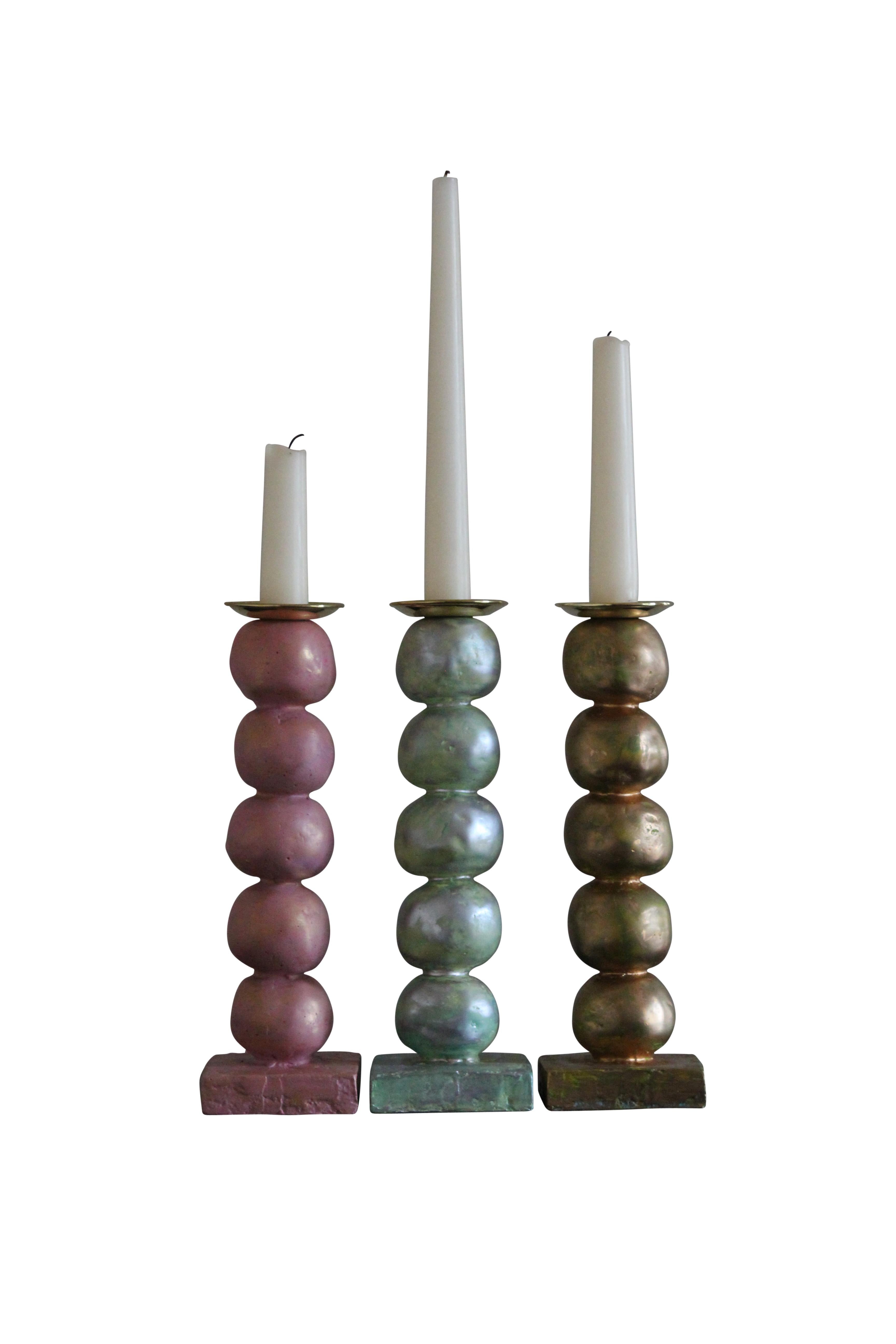 Europäischer Contemporary grüner skulpturaler Kerzenleuchter Dreier-Set im Angebot 1