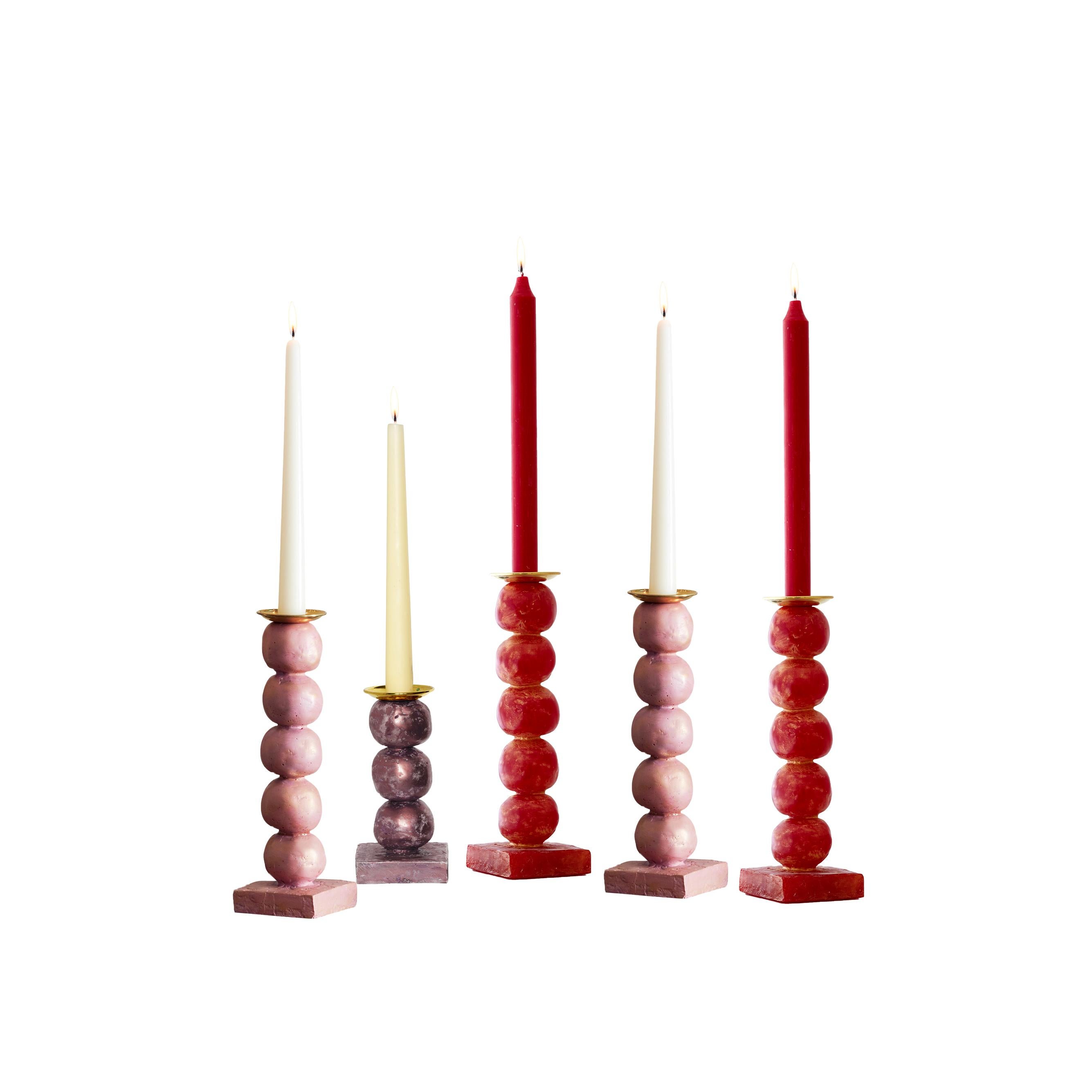 Moulage Ensemble de trois chandeliers sculpturaux jaunes contemporains européens en vente