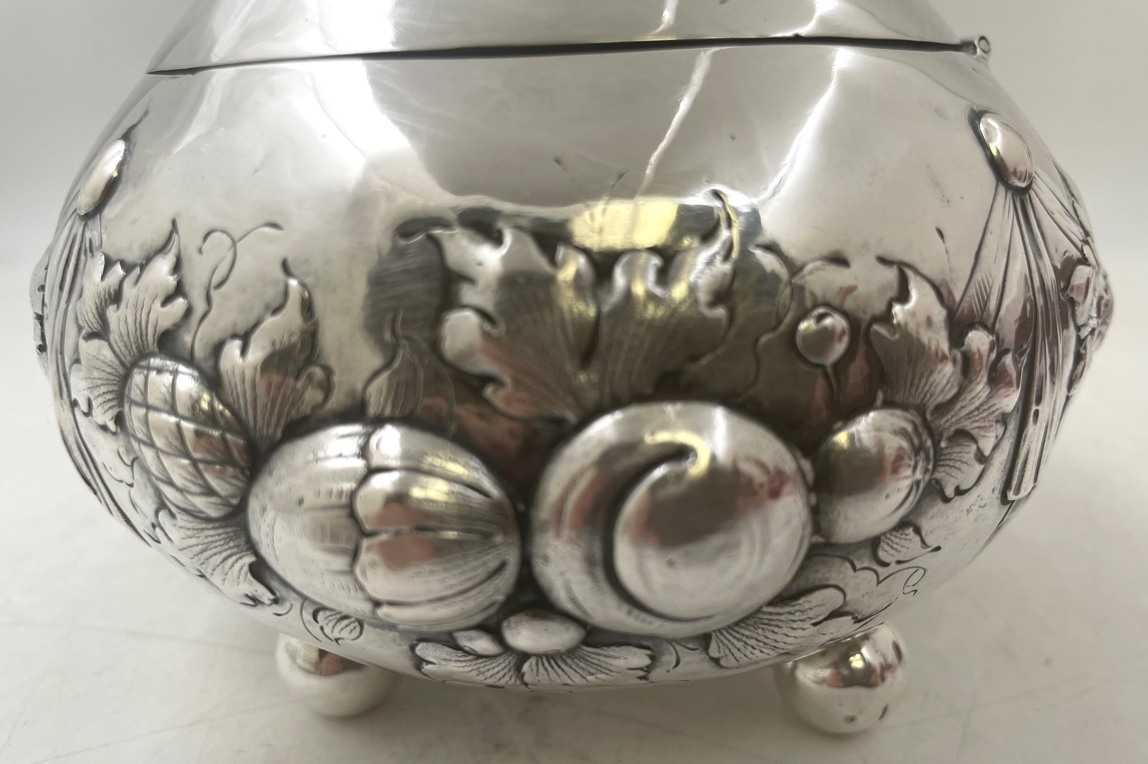 European Continental Silver Etrog Esrog Box from 19th Century For Sale 4