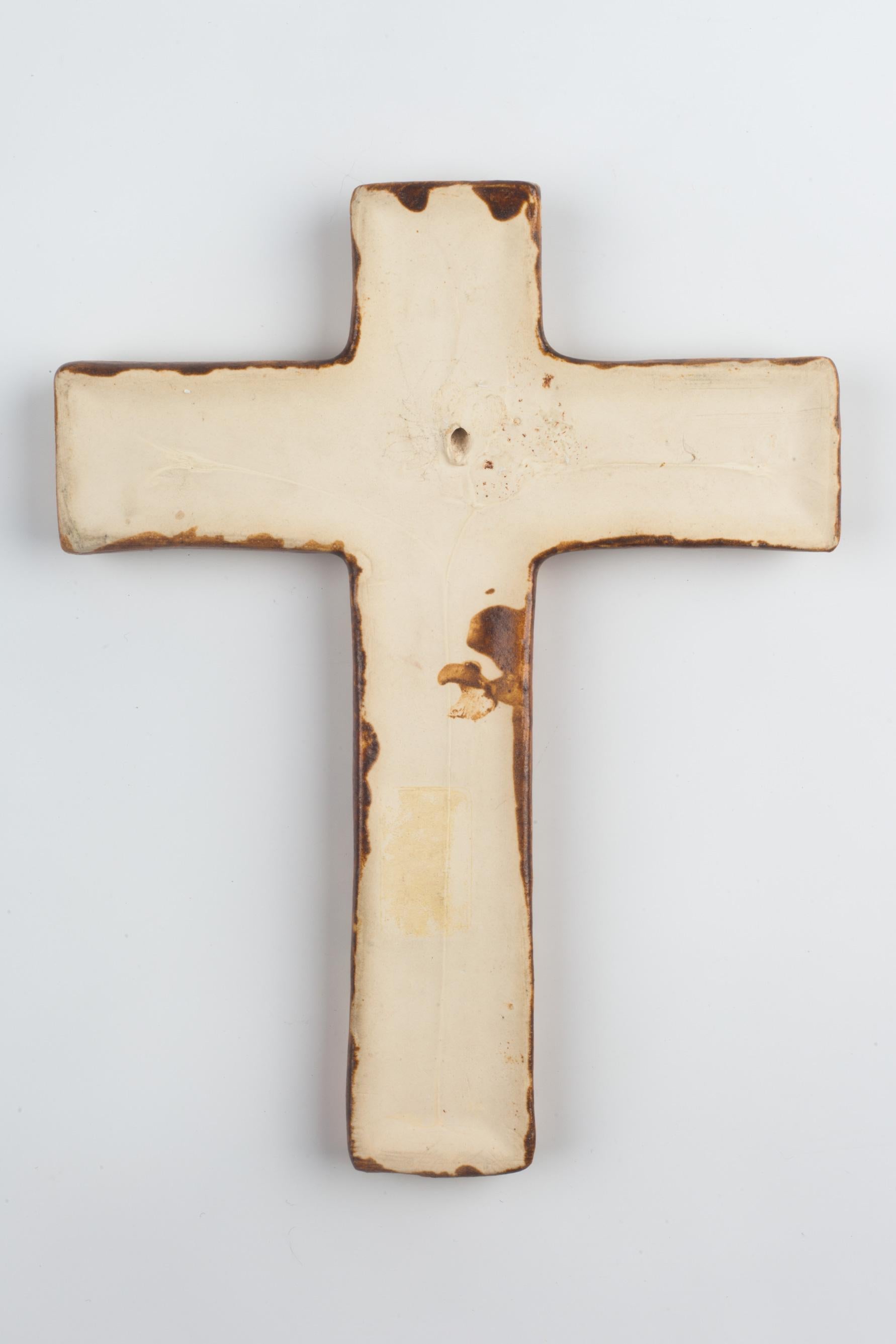 Mid-20th Century European Crucifix, Brown, Beige Painted Ceramic, 1960s