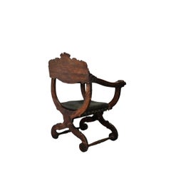 Chaise Curule européenne avec figures sculptées