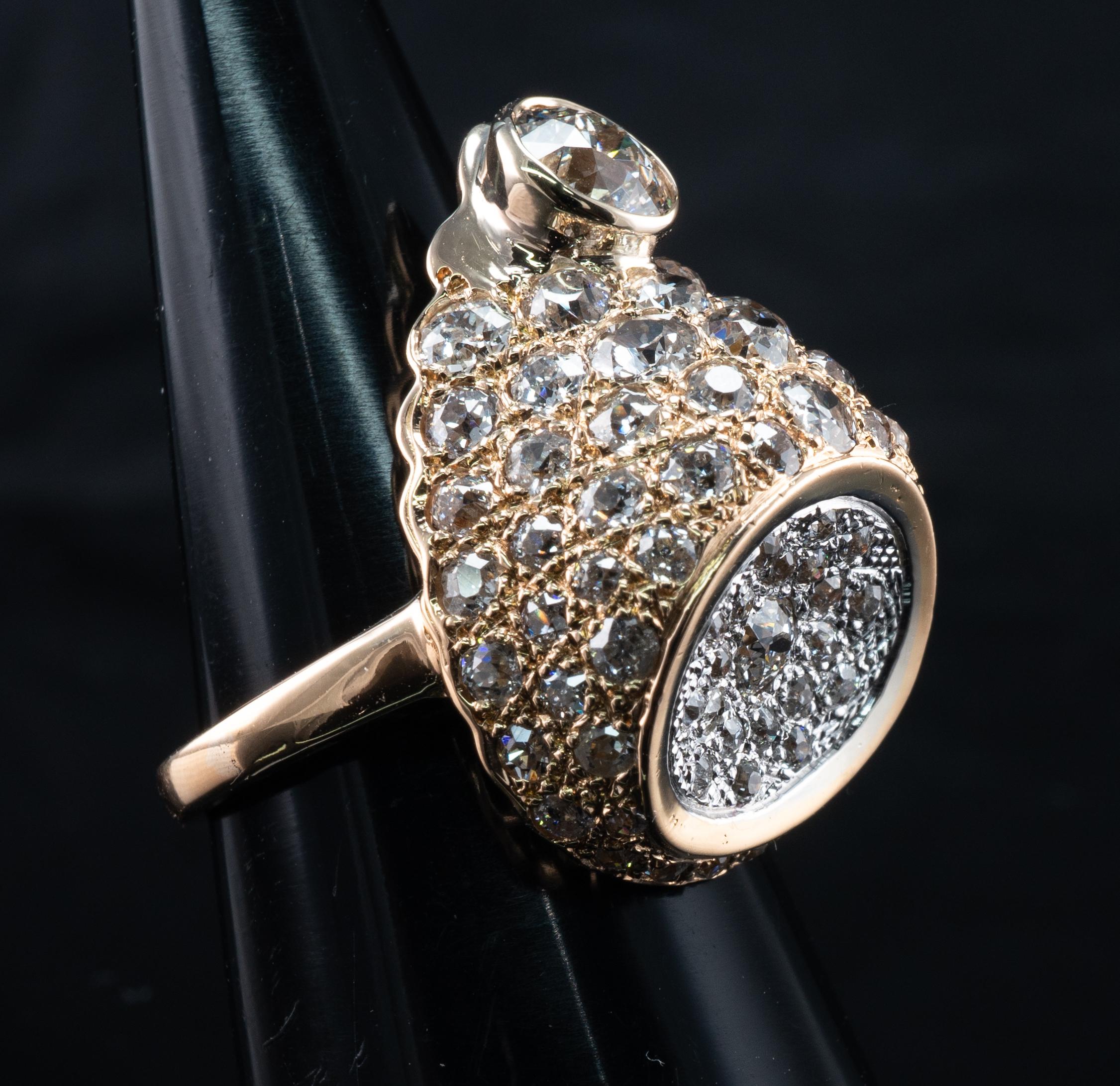 Europäischer Diamantring 14K Gold Cocktail 3 D 4,60 TDW Vintage Estate mit europäischem Schliff

Dieser wunderschöne, ungewöhnliche 3-D-Ring im Vintage-Stil ist aus massivem 14-karätigem Gelbgold mit einem leichten Unterton von Roségold gefertigt.