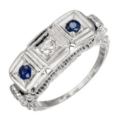 Bague Art déco à trois pierres en or filigrane avec diamants et saphirs de taille européenne