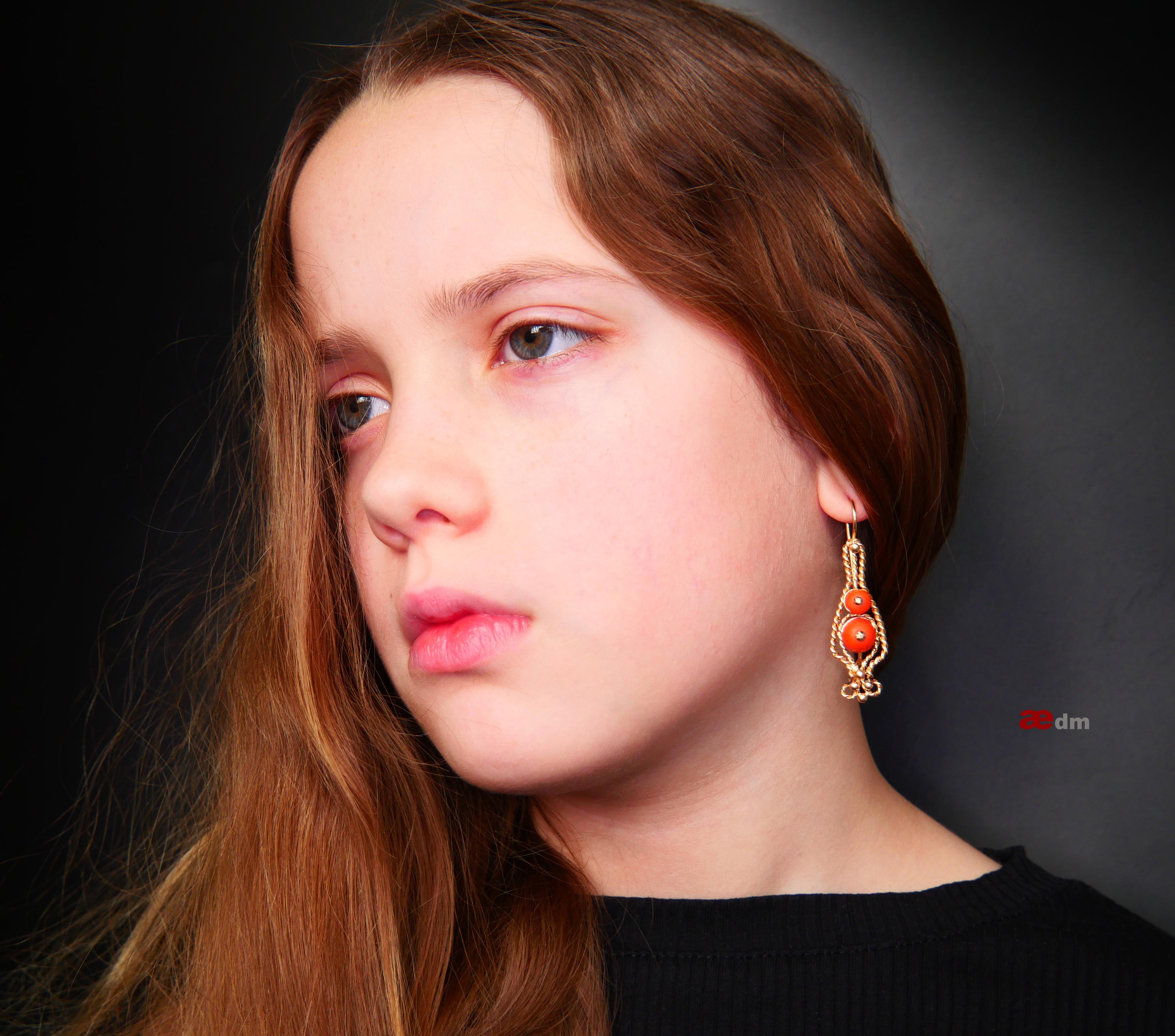 Pendientes Colgantes Europeos 11ct Coral Rojo natural macizo Oro 14K / 11gr Retro en venta