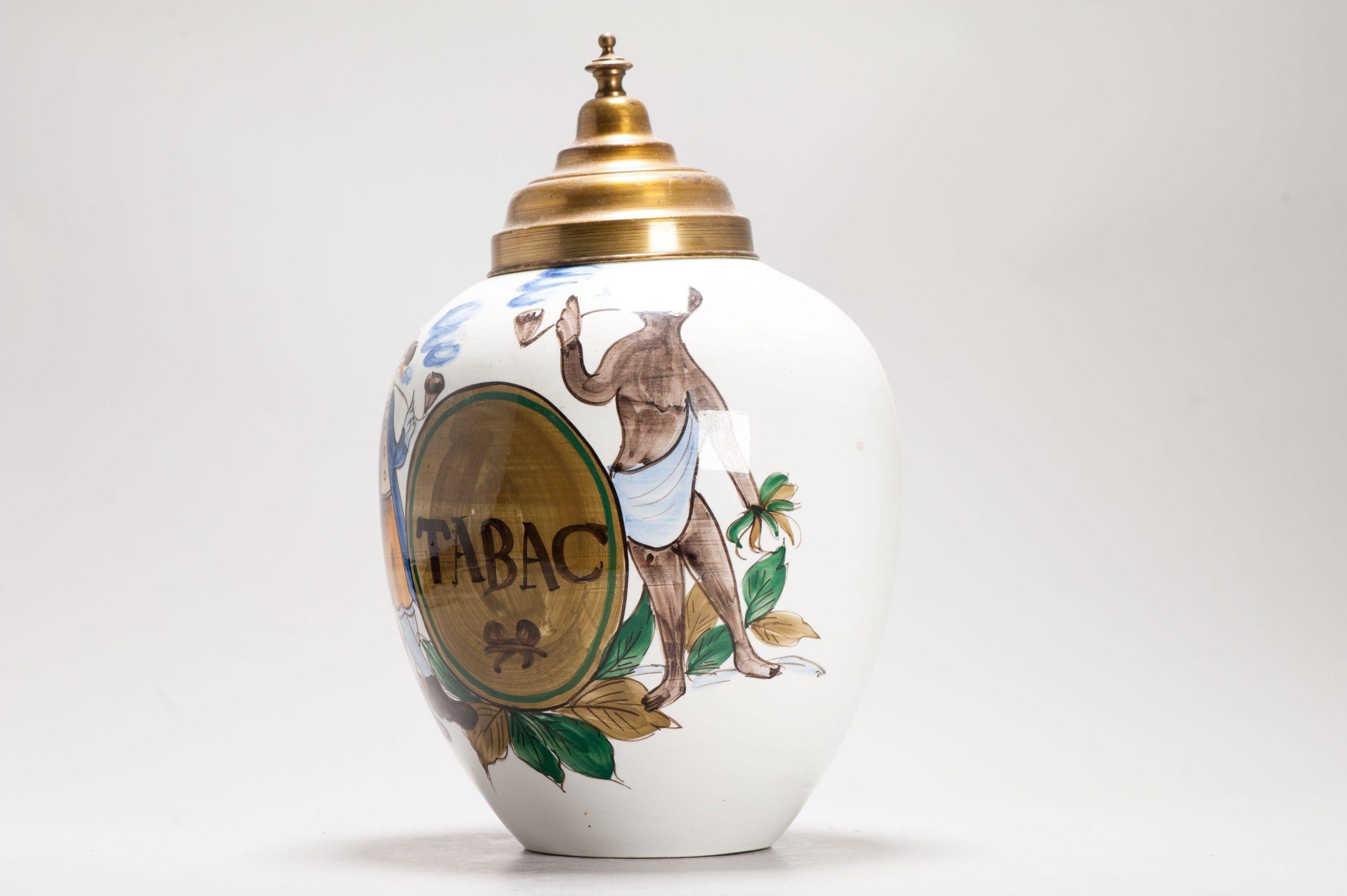 Very nice Tobacco Jar from the first half of the 20th century.

Marked at the base Delft Holland.

Additional information:
Material: Porcelain & Pottery
Region of Origin: Europe
Period: 20th century
Condition: No real damages, just crackled all