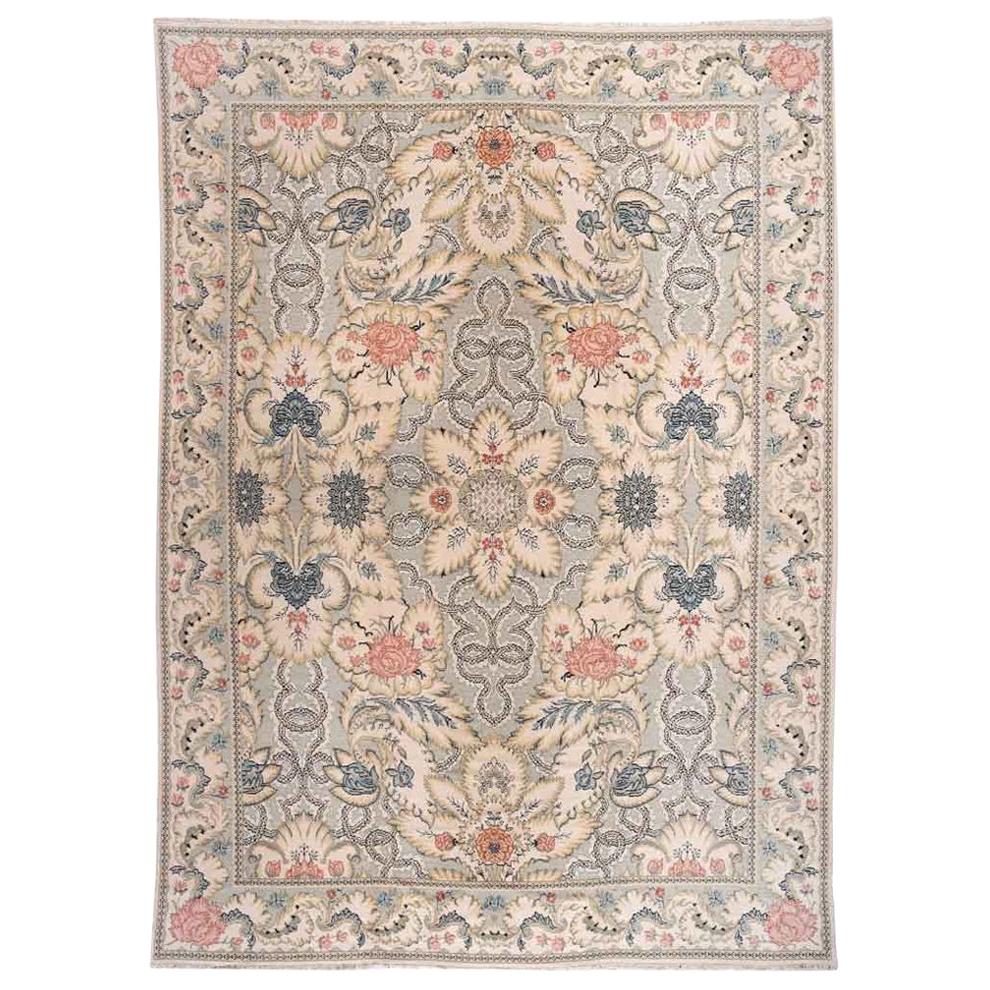 European Design Floral Rug with Grey and Ivory