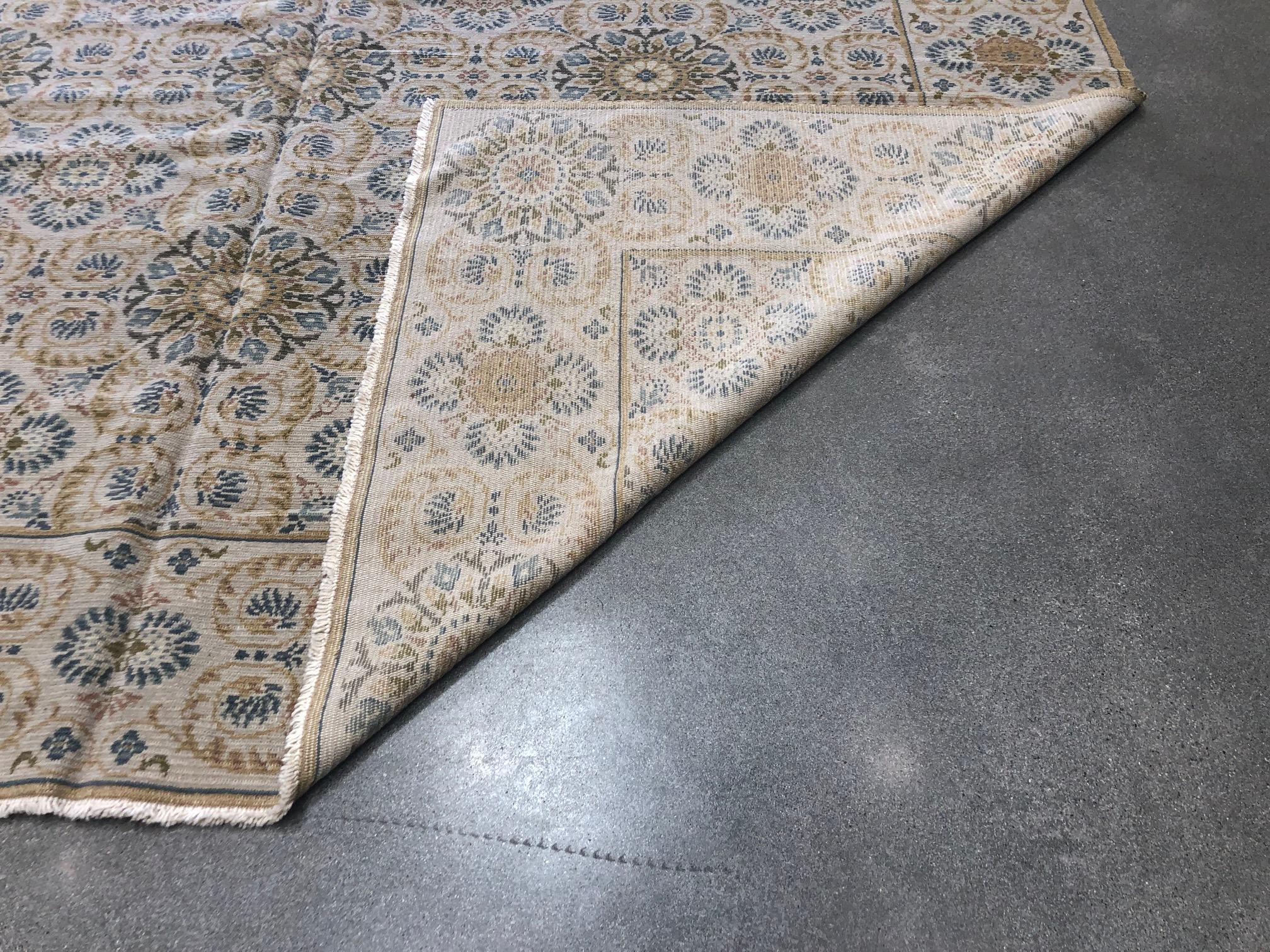 European Design Area Rug with Blue and Gold In Excellent Condition For Sale In Los Angeles, CA