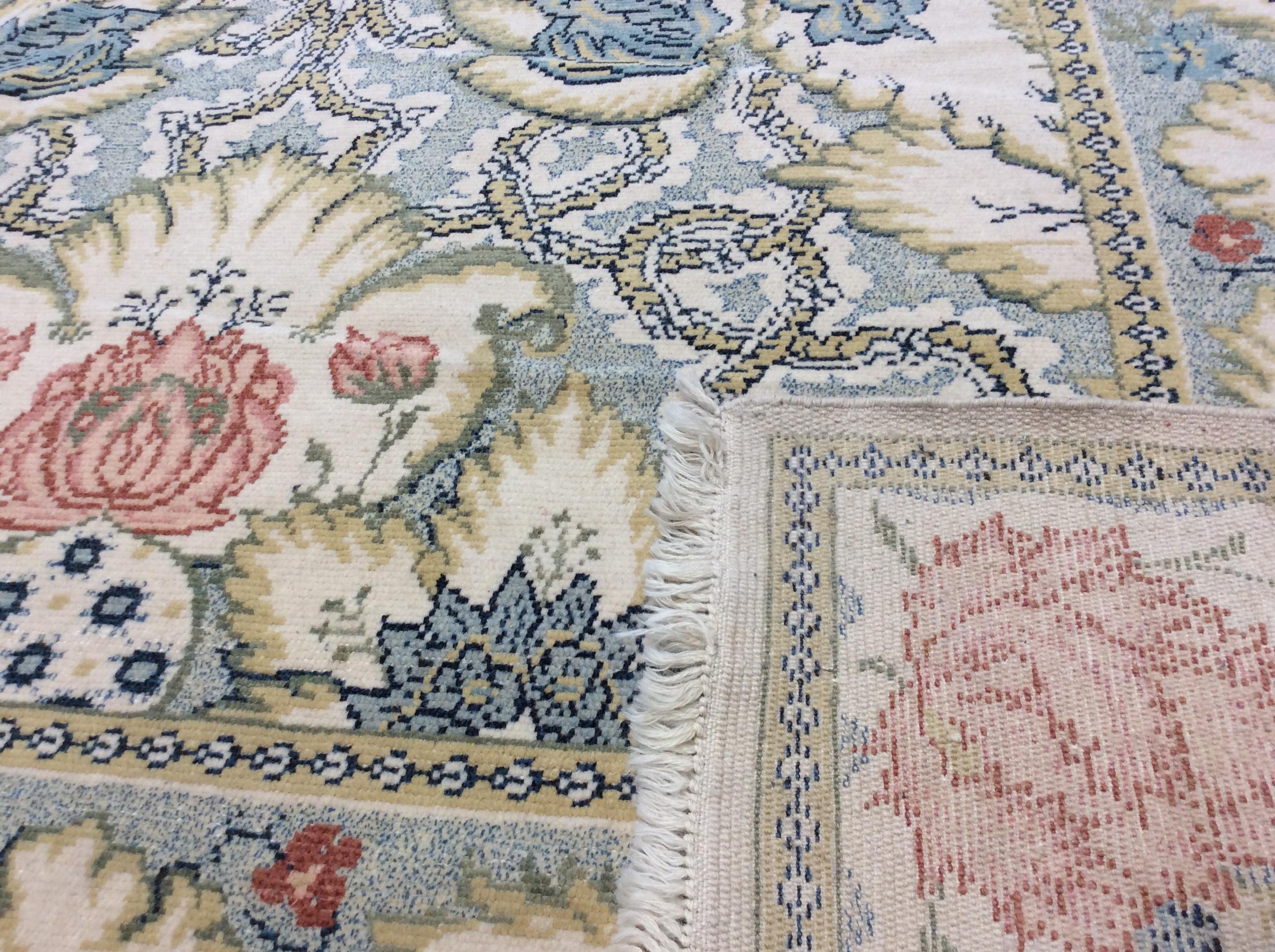 Europäischer Teppich im europäischen Design (Wolle) im Angebot