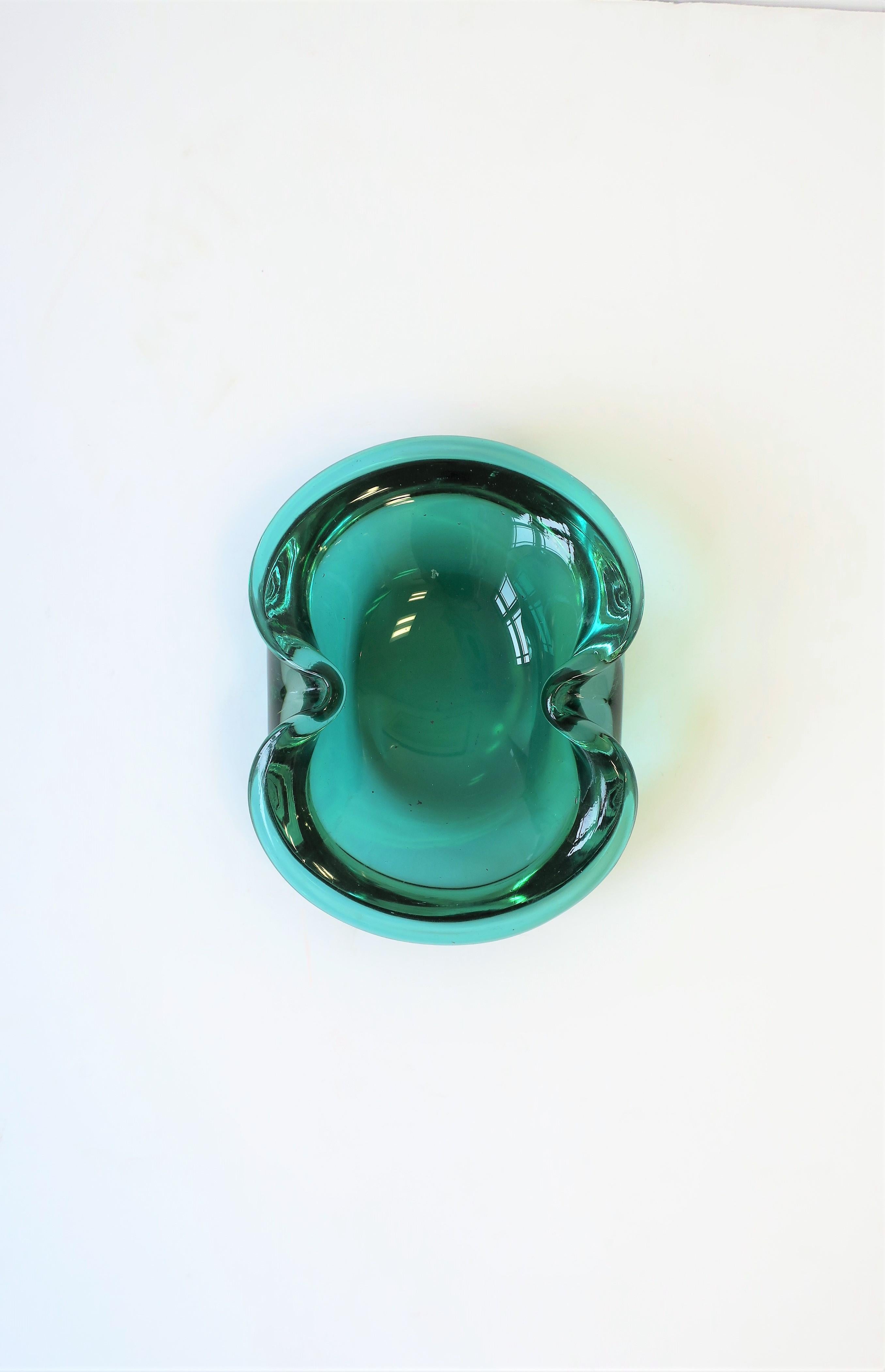 European Emerald Green Art Glass Bowl or Ashtray In Good Condition In New York, NY