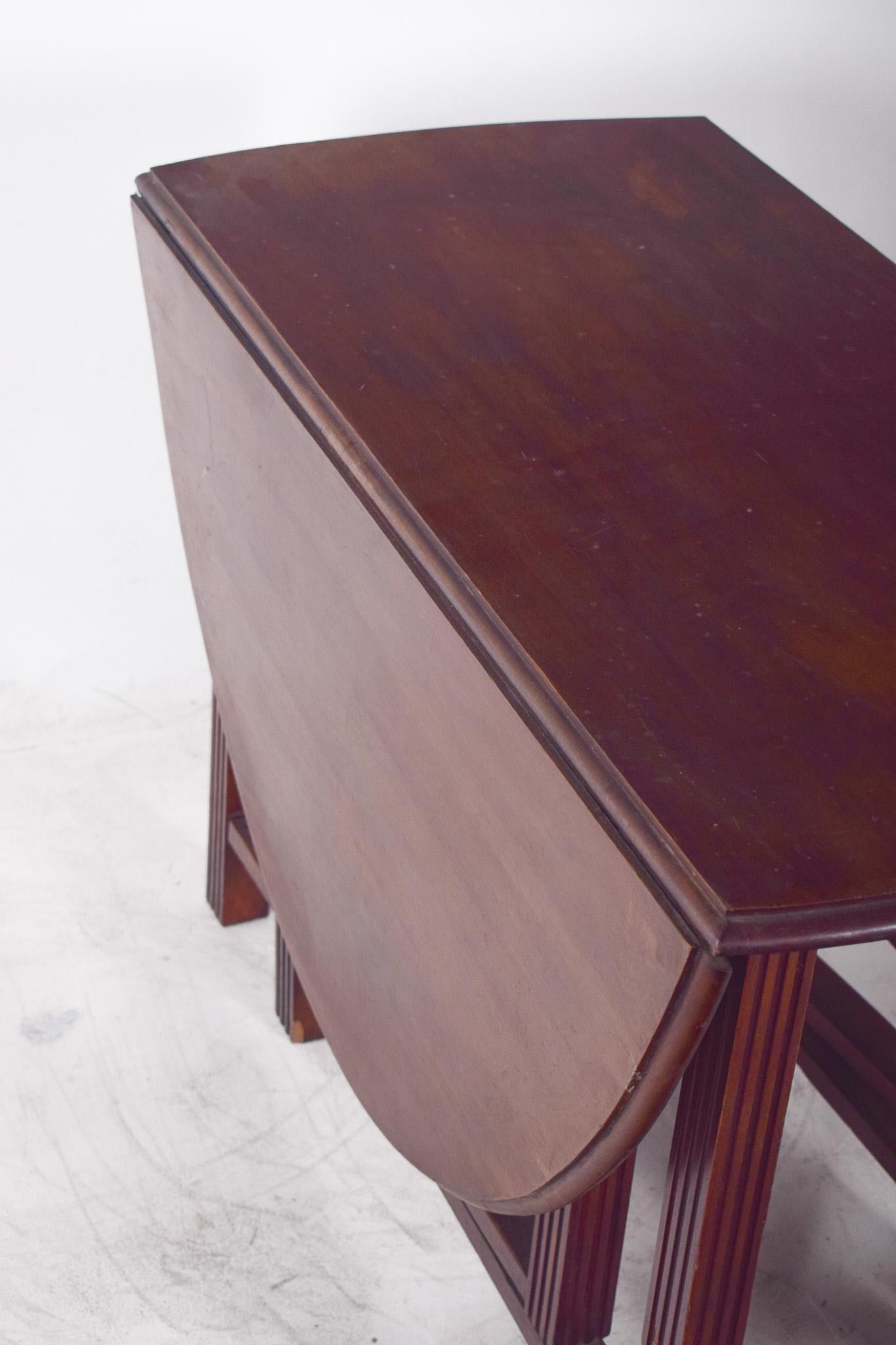 Late Victorian European Flip Flap Oval-Top Table For Sale
