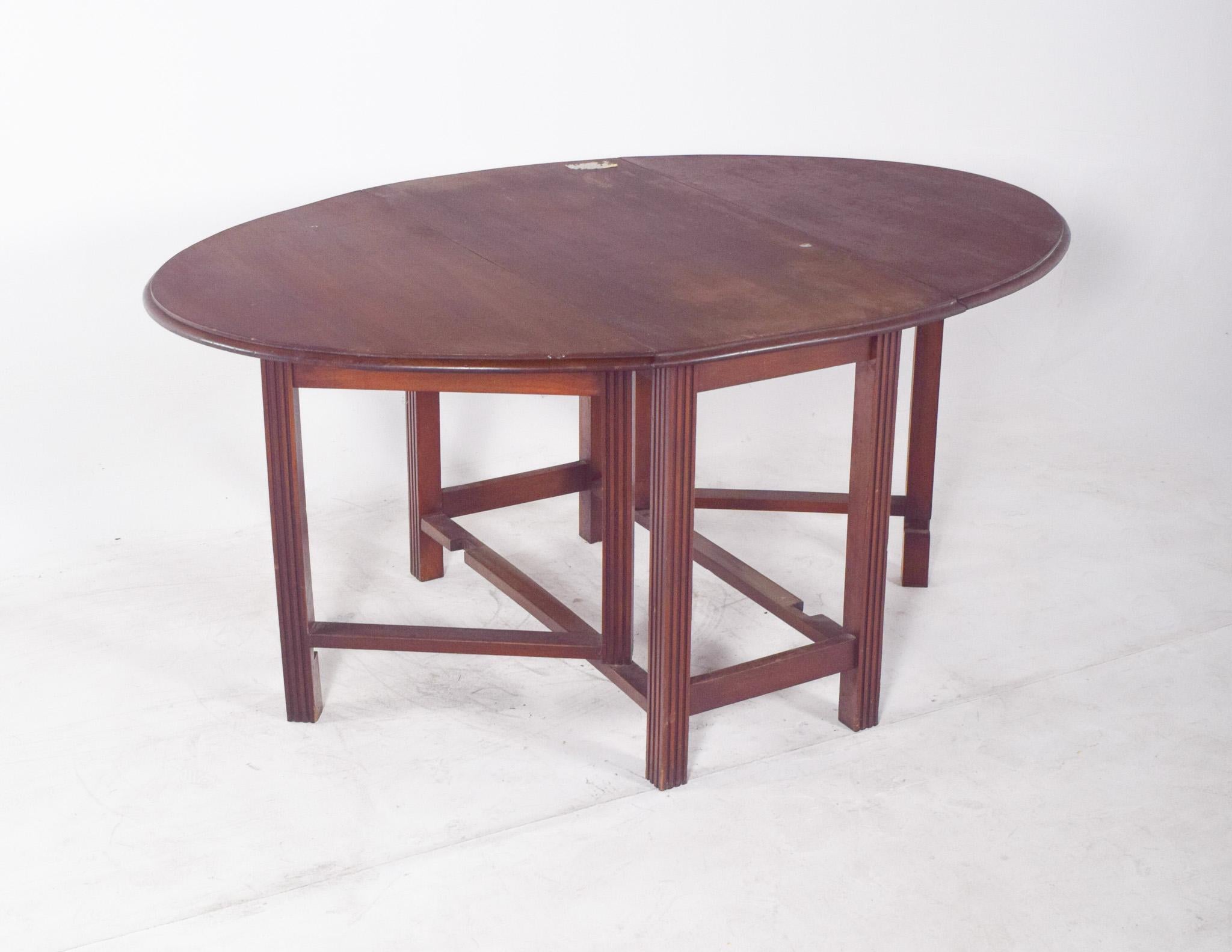 European Flip Flap Oval-Top Table For Sale 2