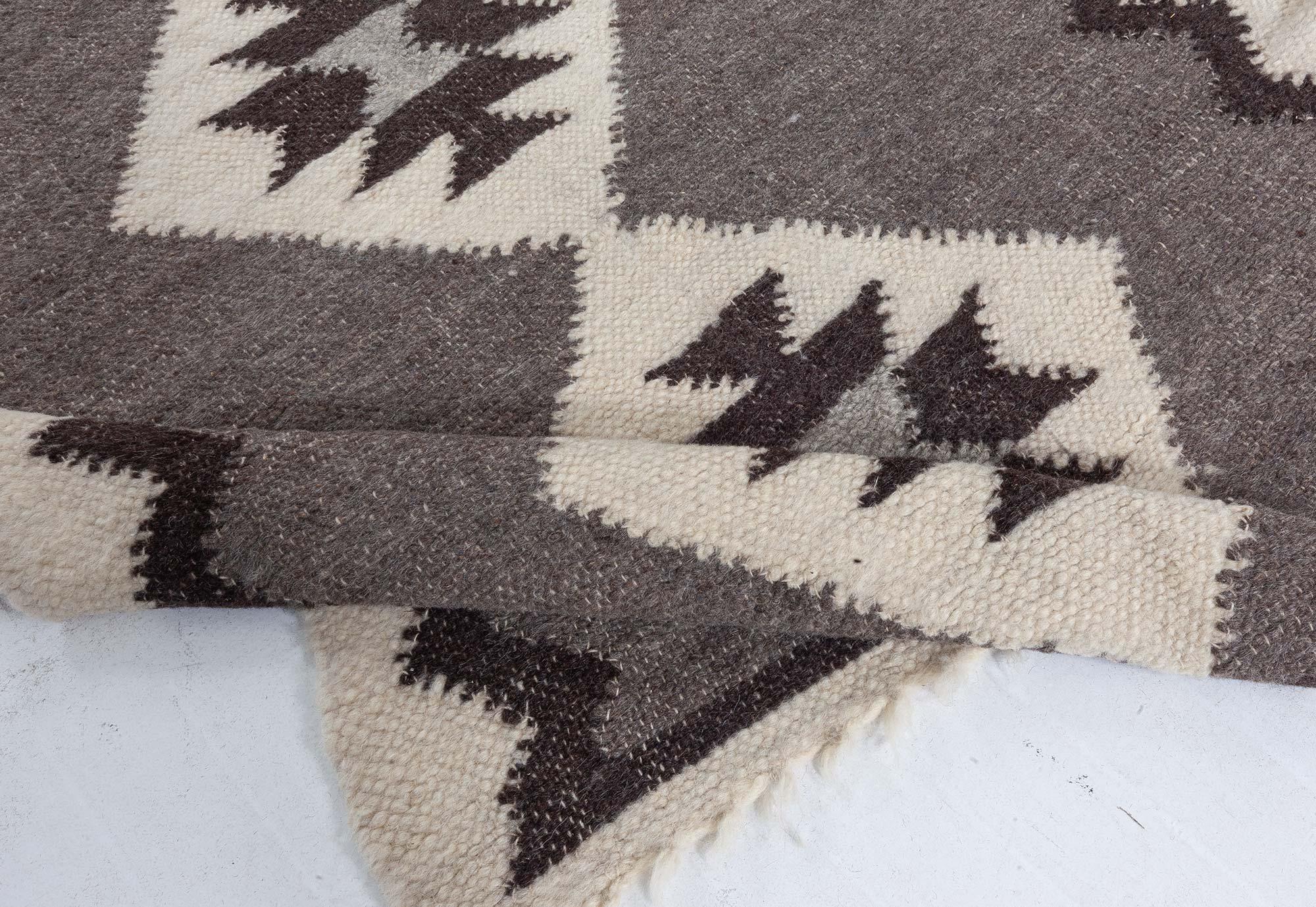 European Folk Stamverband II Goat Hair Rug by Doris Leslie Blau Moderno en venta