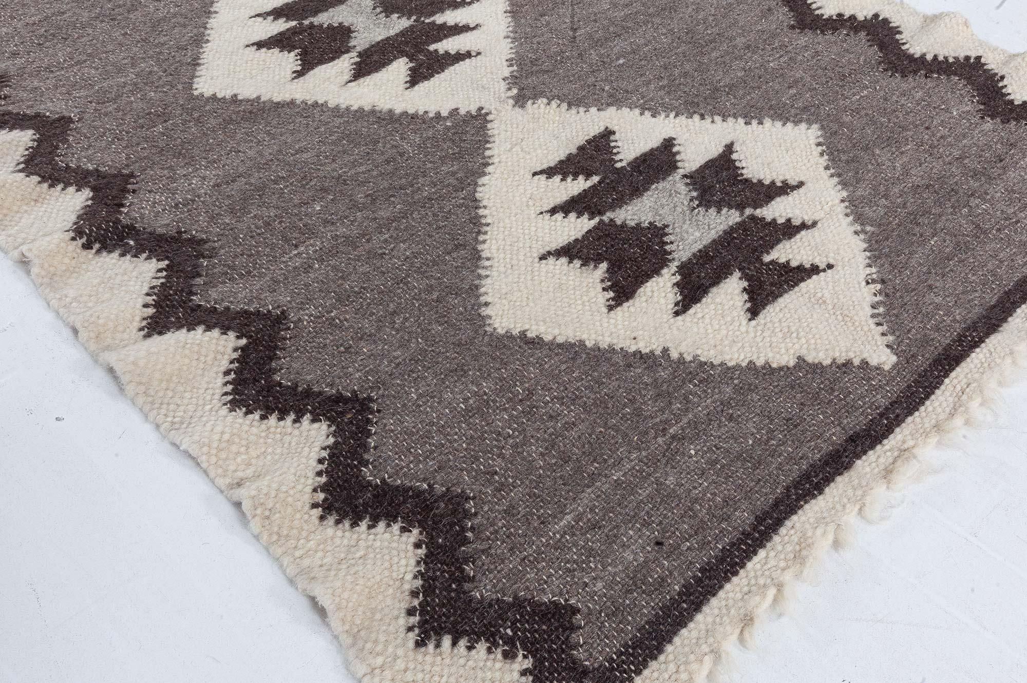 European Folk Stamverband II Goat Hair Rug by Doris Leslie Blau en Nuevo estado para la venta en New York, NY