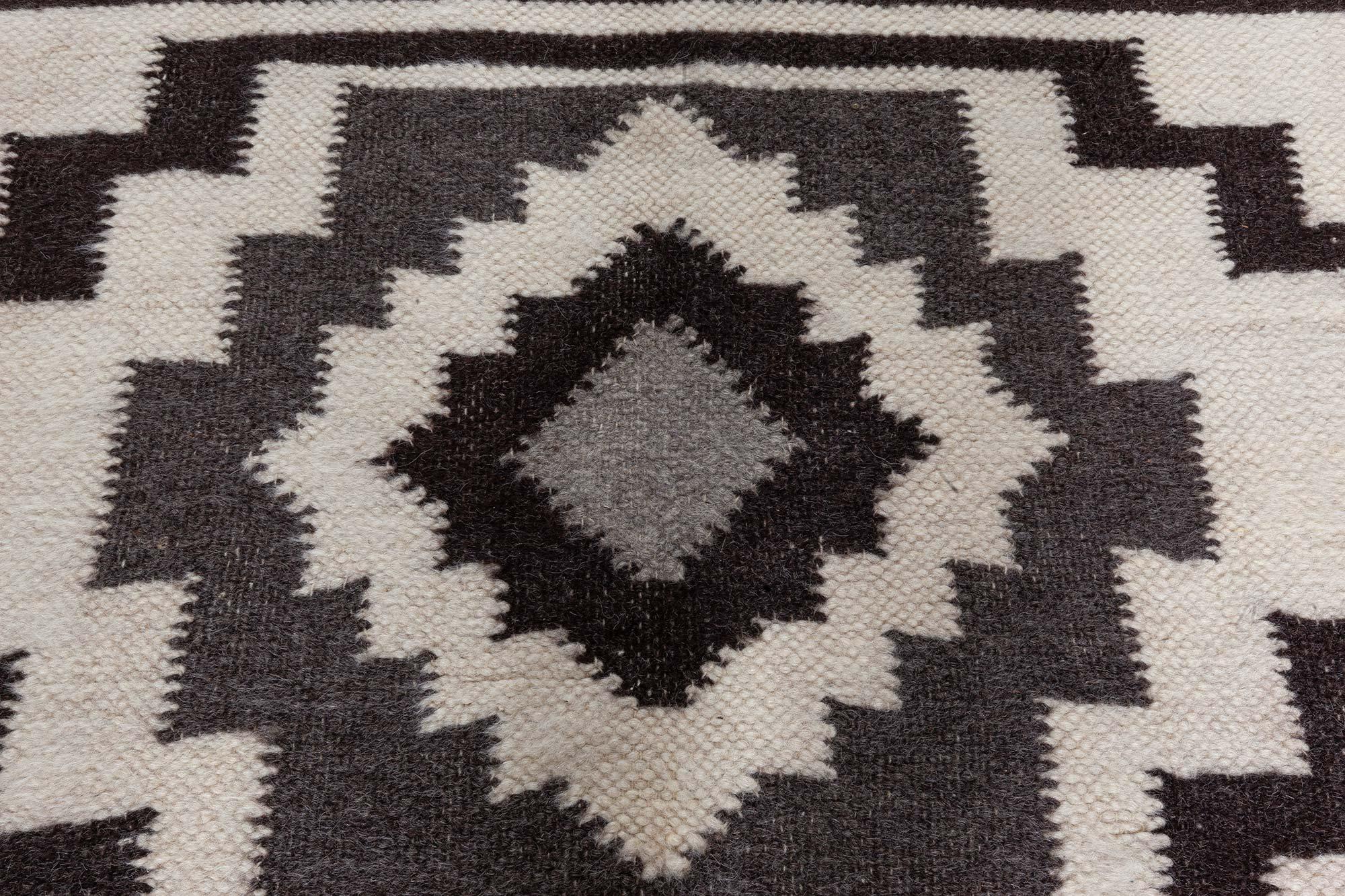 European Folk Stamverband VI Goat Hair Rug by Doris Leslie Blau en Nuevo estado para la venta en New York, NY