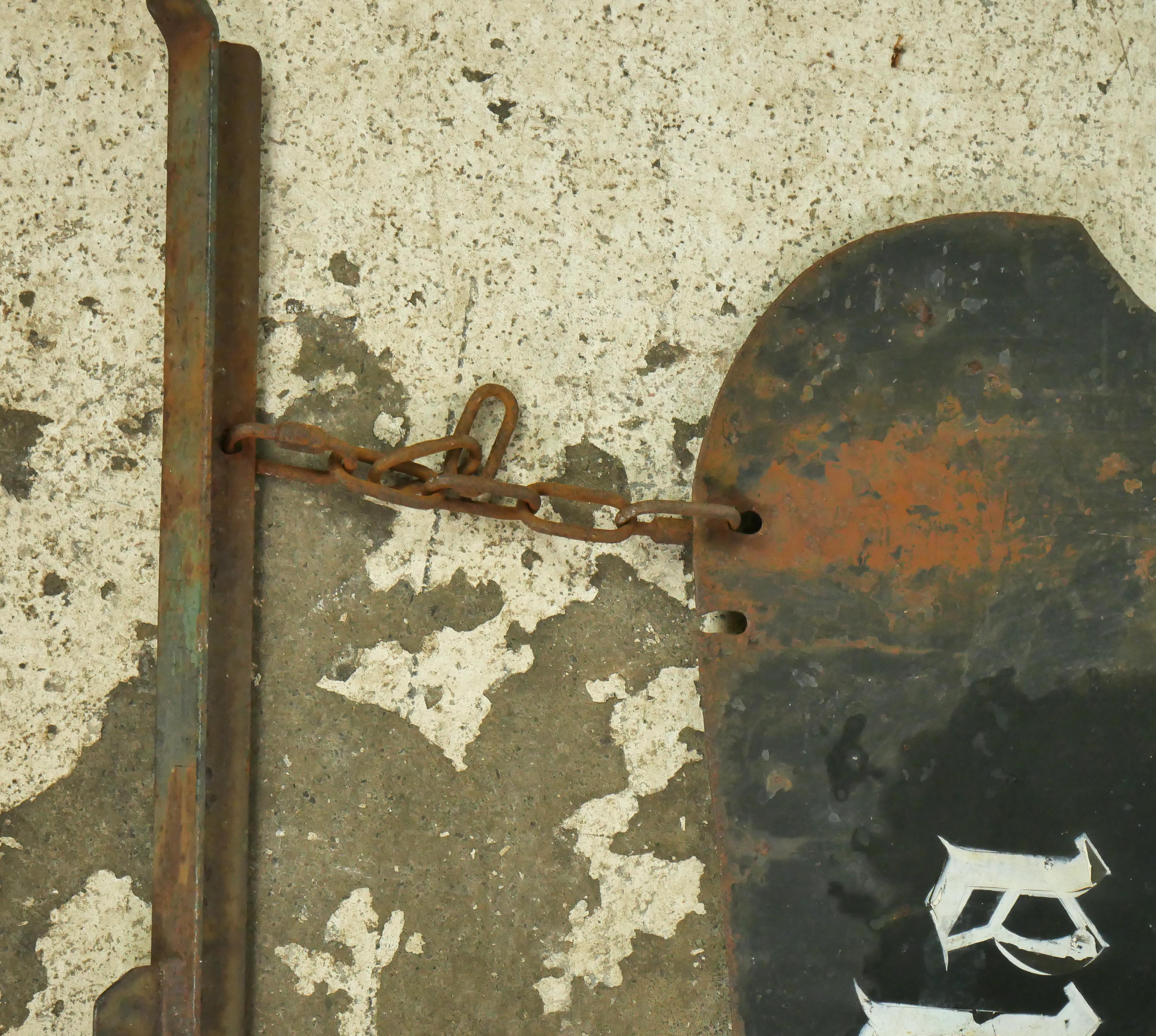 European French A La Recherche Du Passe Steel Sign For Sale 2