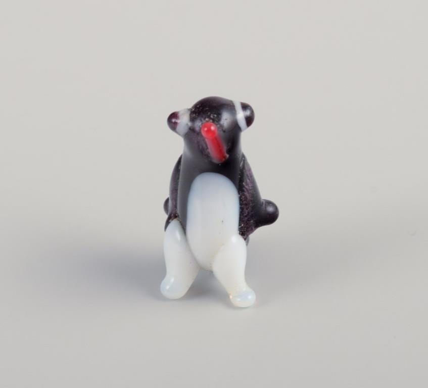 Late 20th Century European glass artist. Six miniature animals in art glass. Approx. 1970s For Sale