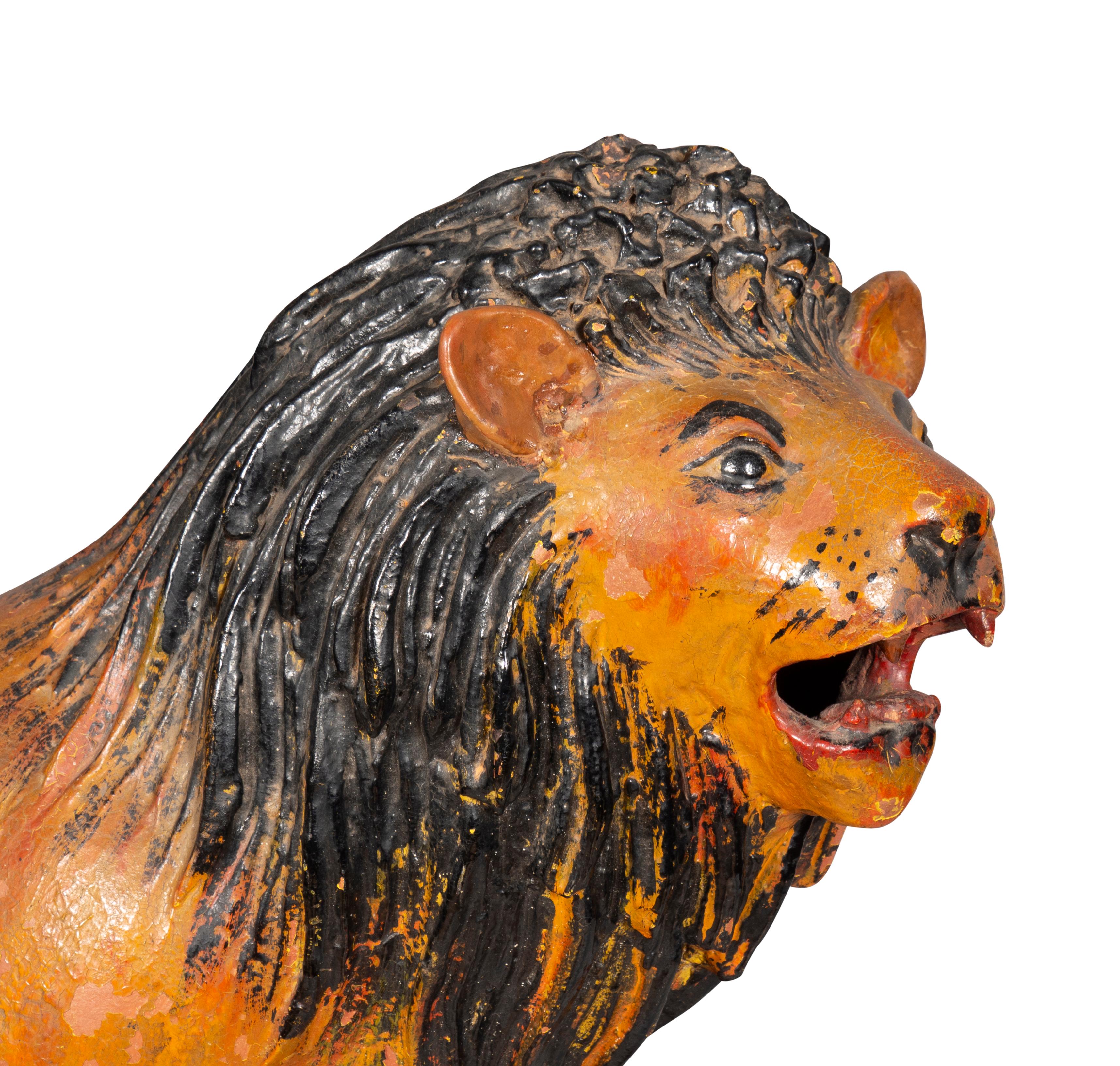 Figure européenne de lion en terre cuite émaillée en vente 2