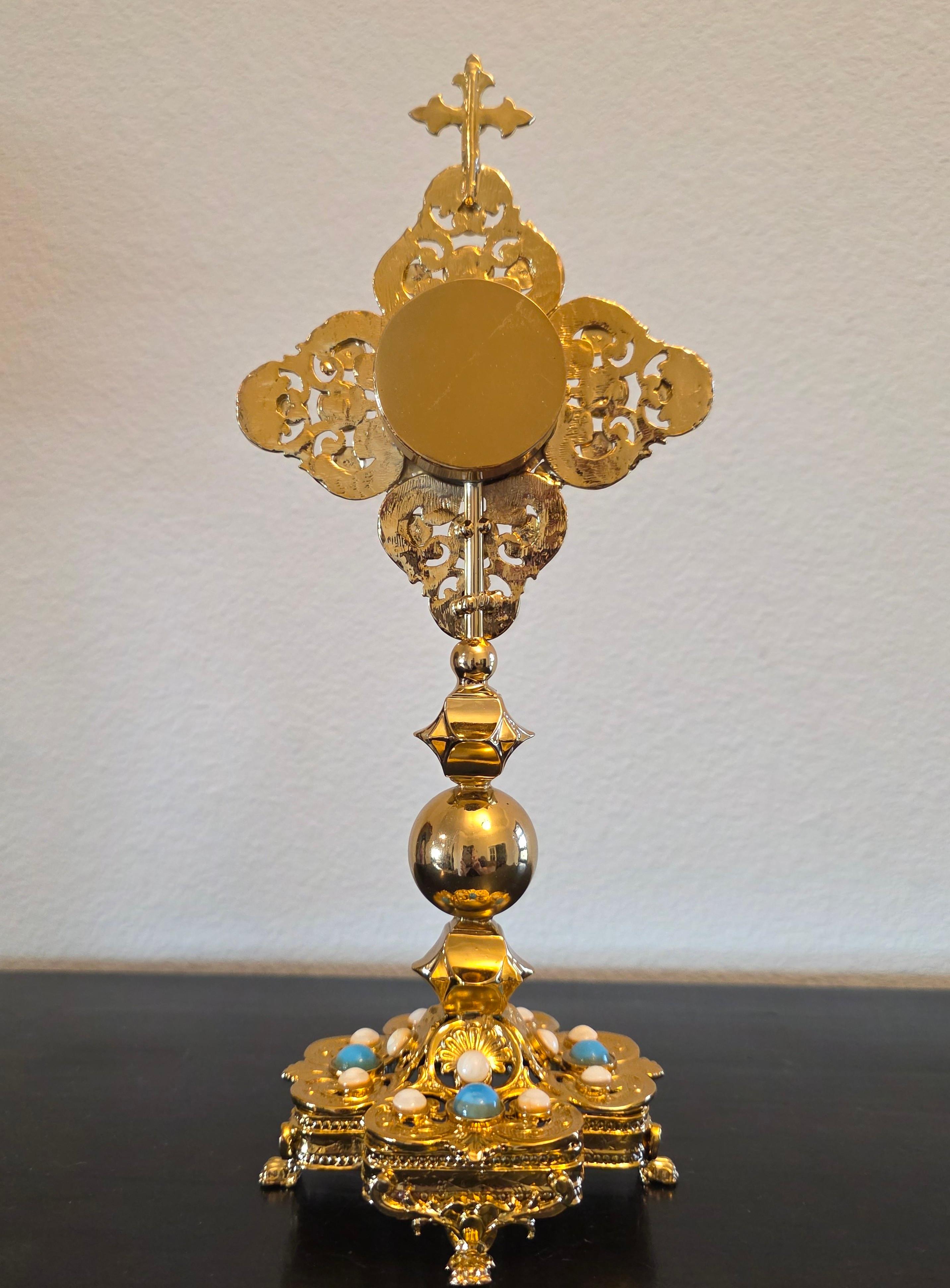 European Gothic Religious Gilt Metal Reliquary Altar Monstrance en vente 3