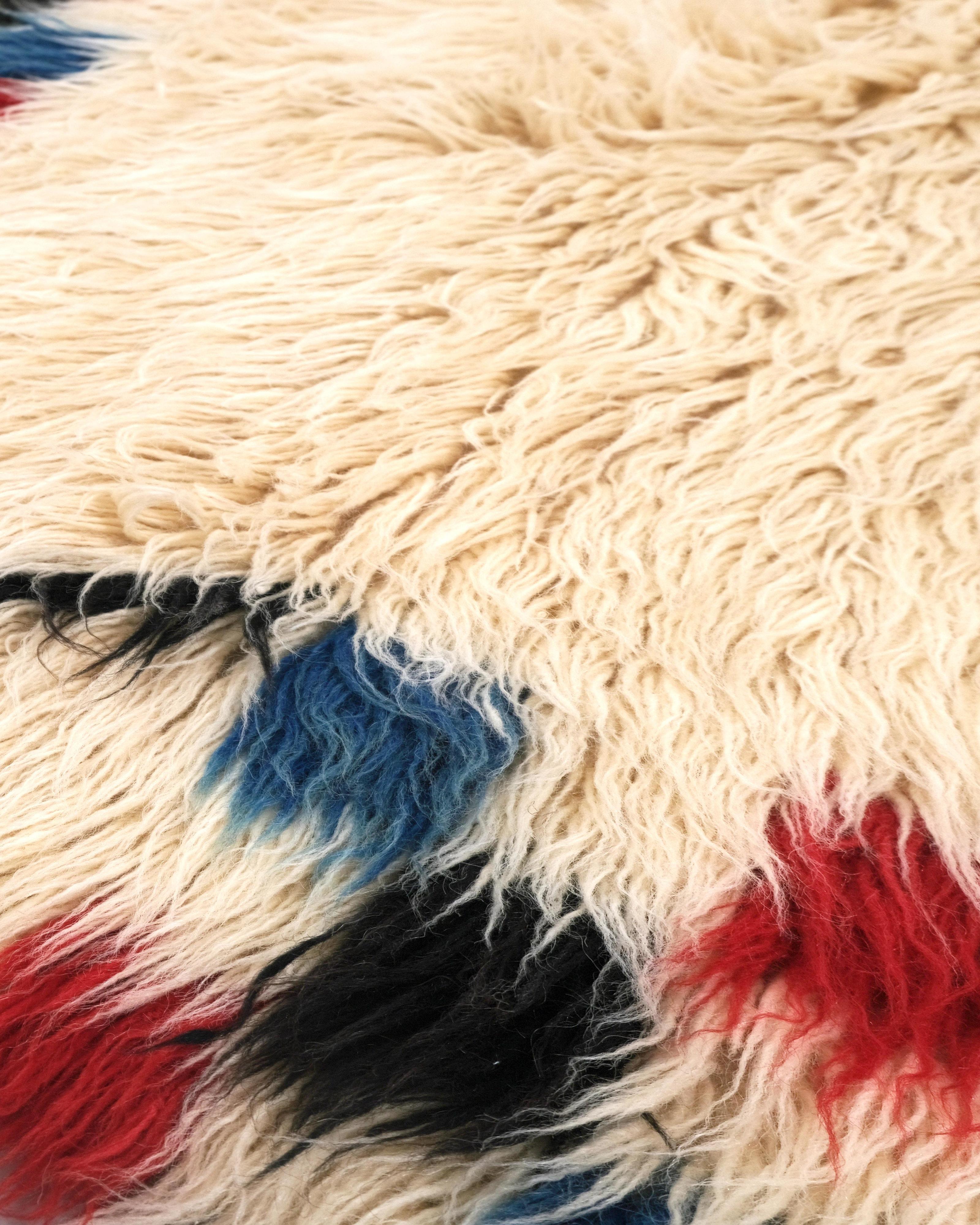 Wool
H220 x W185 cm