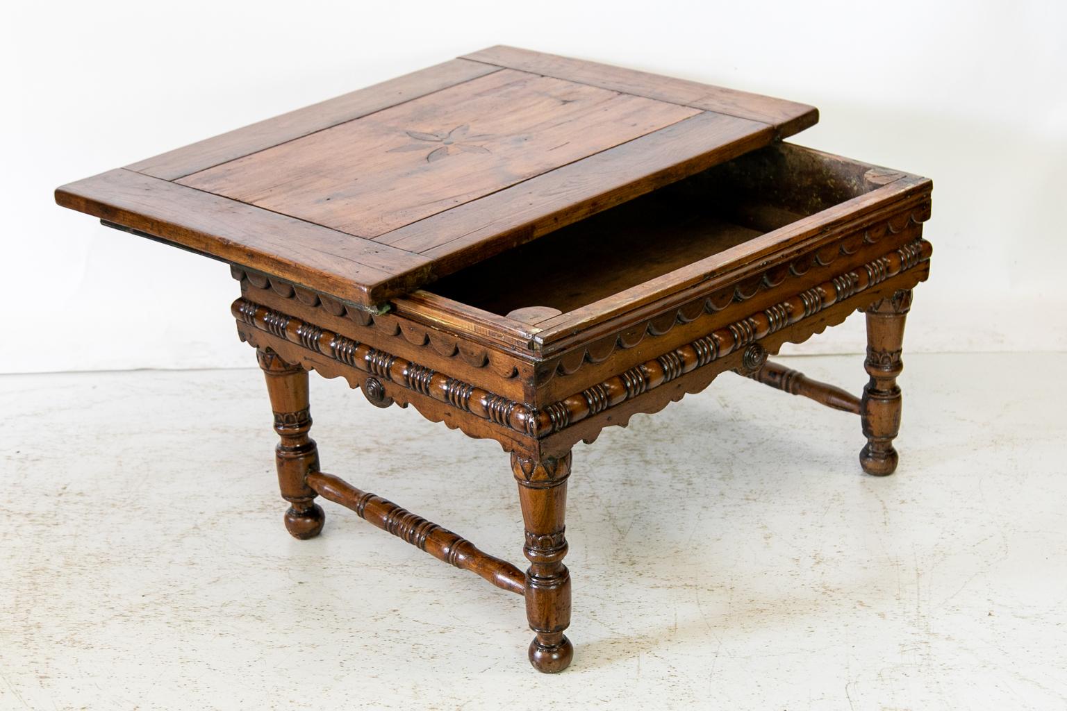 European Inlaid Fruitwood Coffee Table For Sale 3