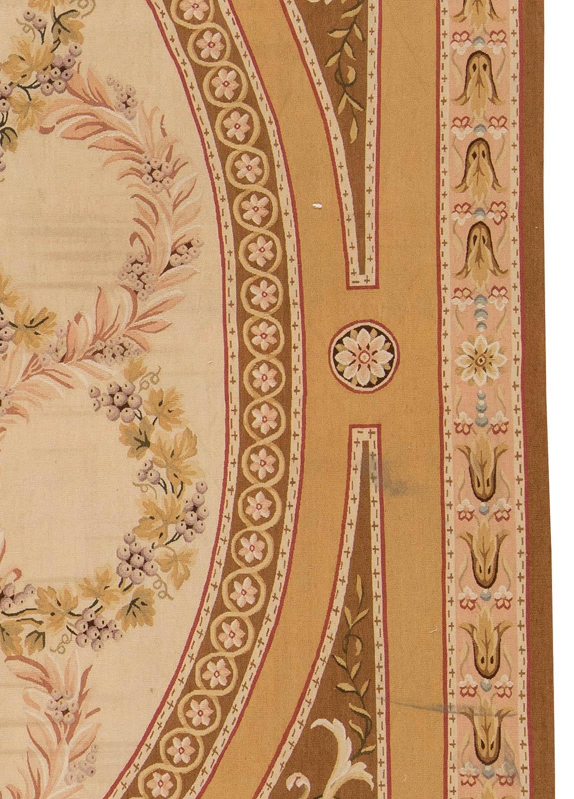 Tappeto in lana fatto a mano Aubusson di ispirazione europea di Doris Leslie Blau In condizioni Nuovo in vendita a New York, NY