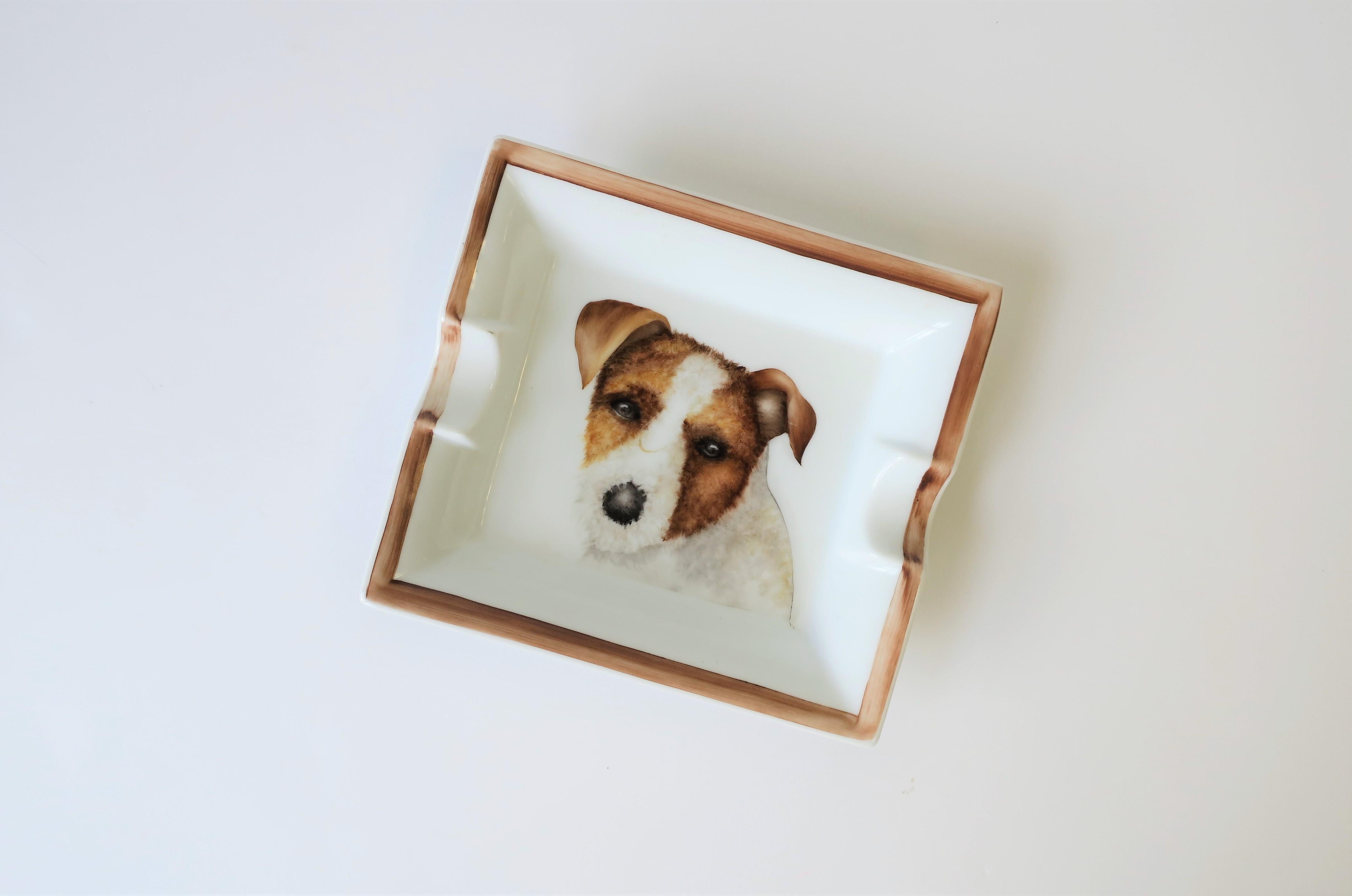 Europäischer Jack Russell Terrier Hund Tablett Vide-Poche oder Aschenbecher (21. Jahrhundert und zeitgenössisch)