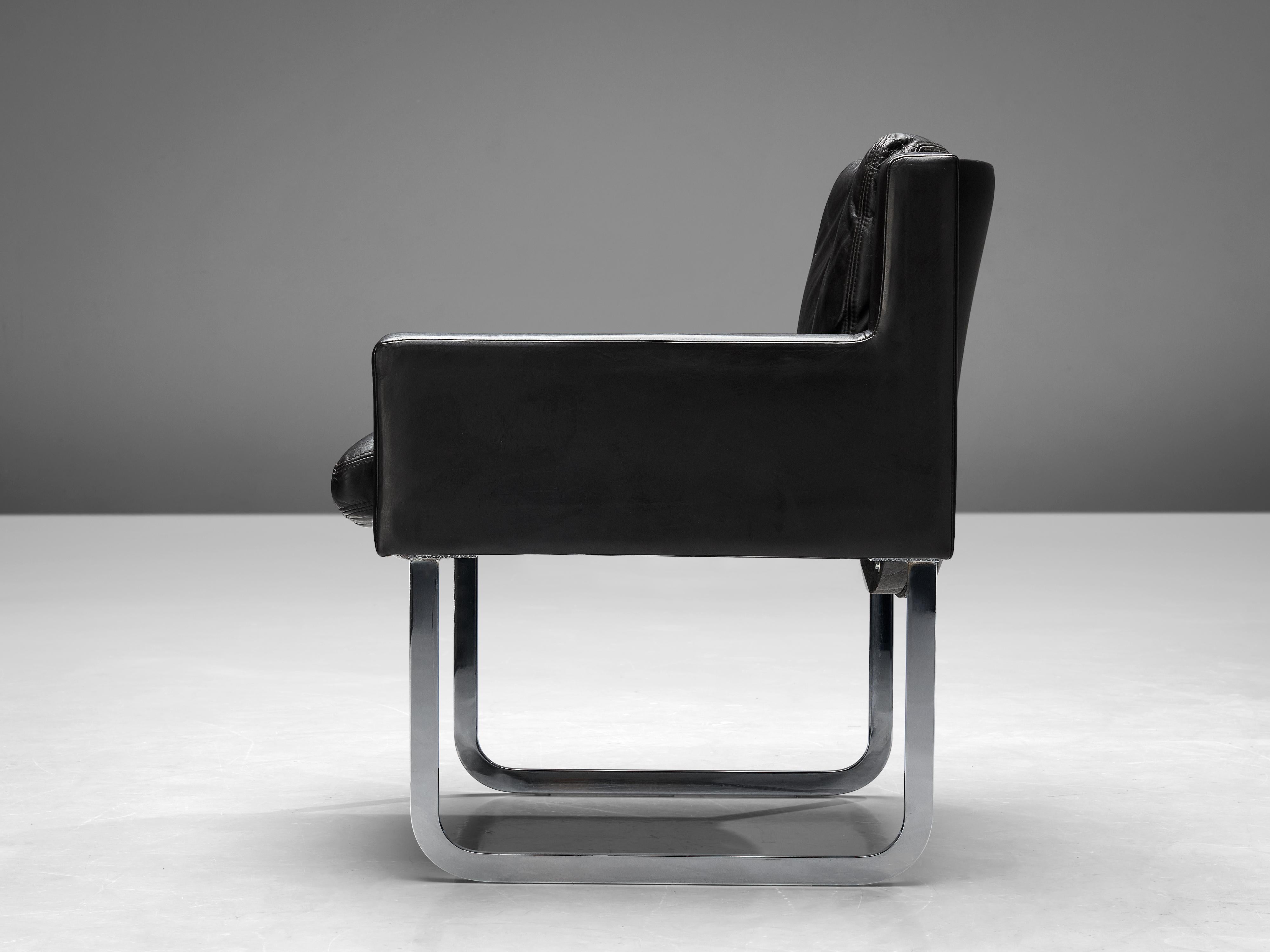 European Lounge Chair aus dunkelbraunem Leder (Europäisch) im Angebot