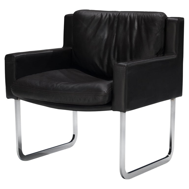 European Lounge Chair in Dark Brown Leather For Sale at 1stDibs
