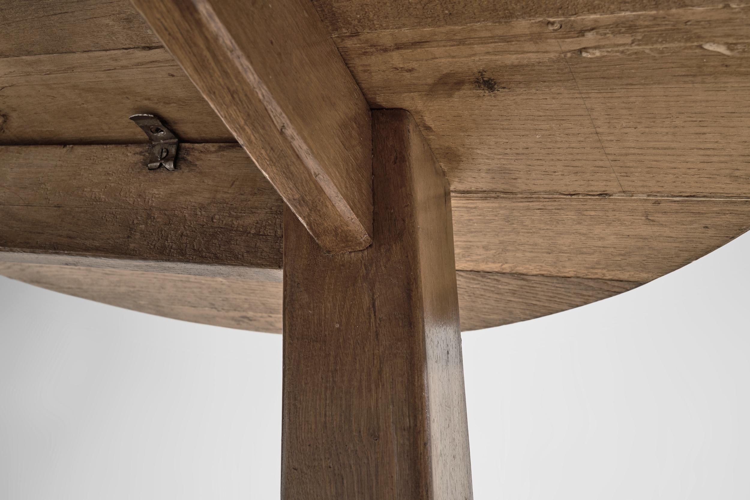 European Low Wooden Coffee Table, Europe Mid-20th Century For Sale 10