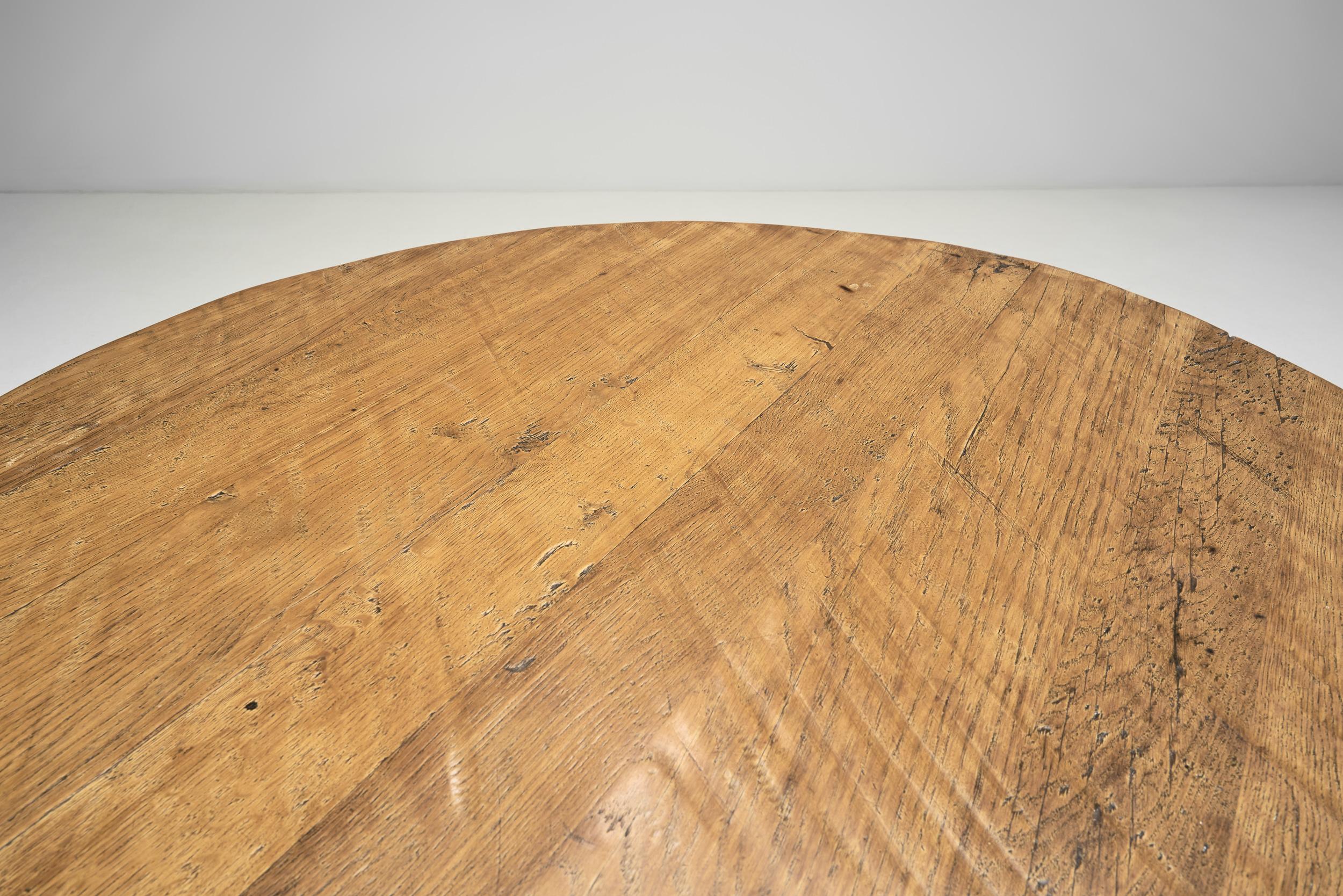 European Low Wooden Coffee Table, Europe Mid-20th Century For Sale 4