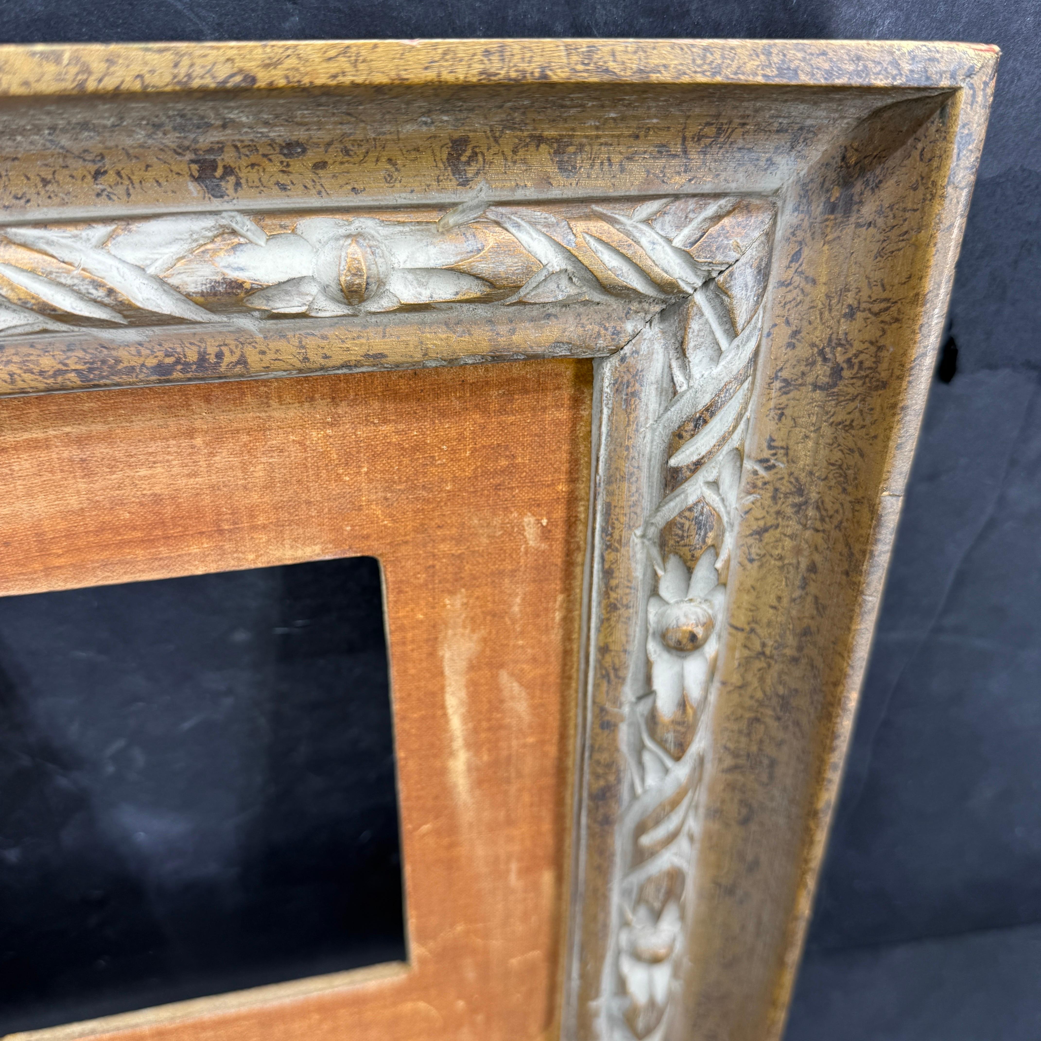 Europäische Mid-Century Gold vergoldet gemalt Wood Art Frame w Liner im Angebot 1