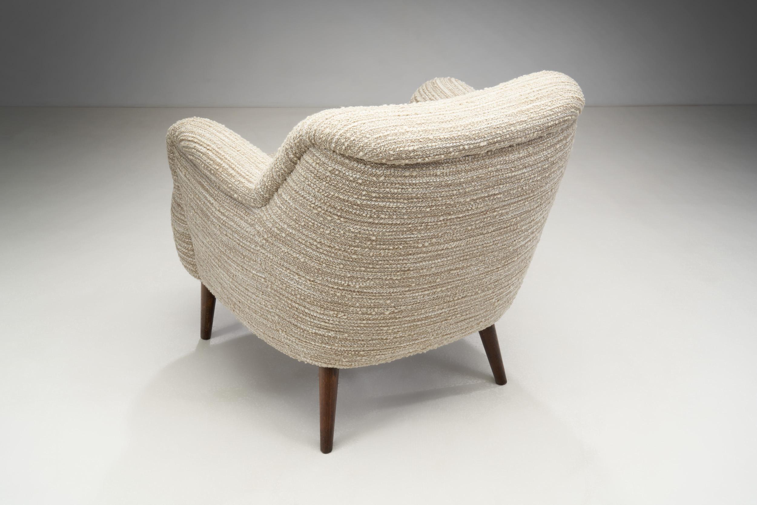 European Mid-Century Modern Armchairs in Bouclé, Europe, ca 1950s For Sale 1