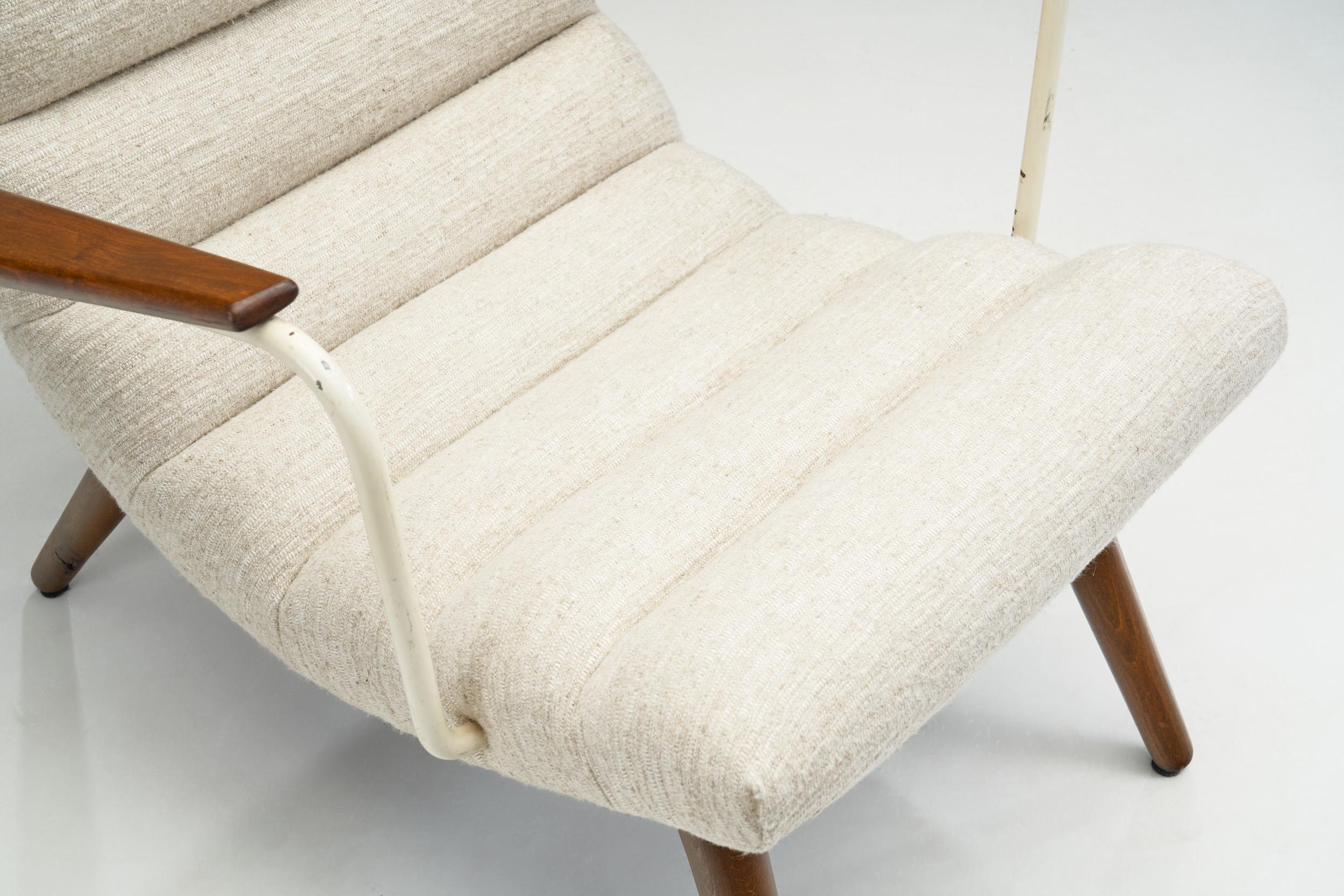 European Mid-Century Modern Lounge Chair, Europe 1950s For Sale 6