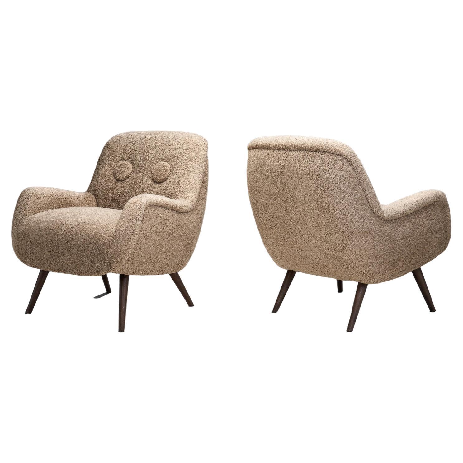 European Mid-Century Modern Lounge Chairs in Bouclé with Oak Legs, Europe 1960s For Sale