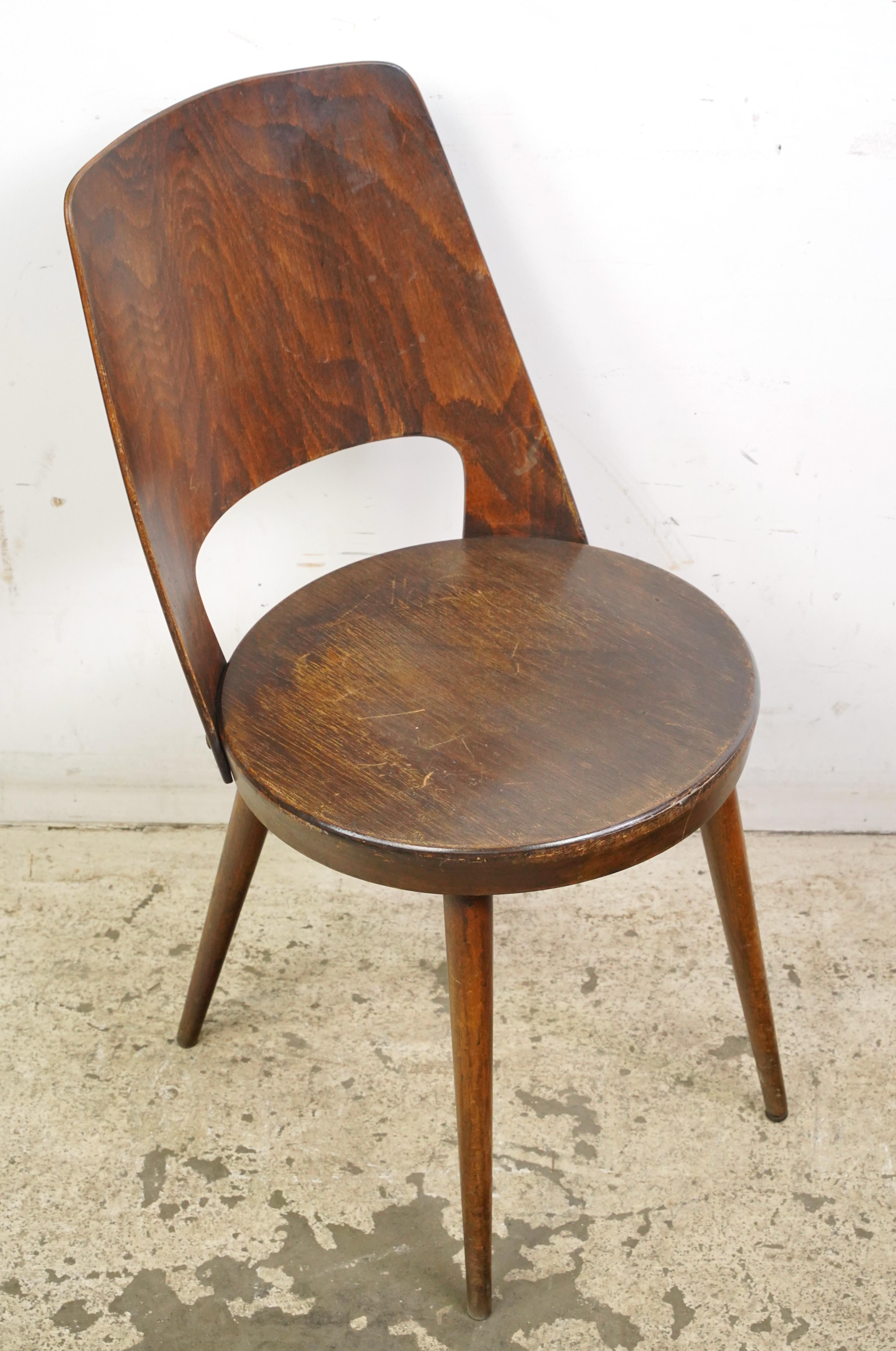 Mid-Century Modern Chaise européenne moderne du milieu du siècle Qty Avilable en vente