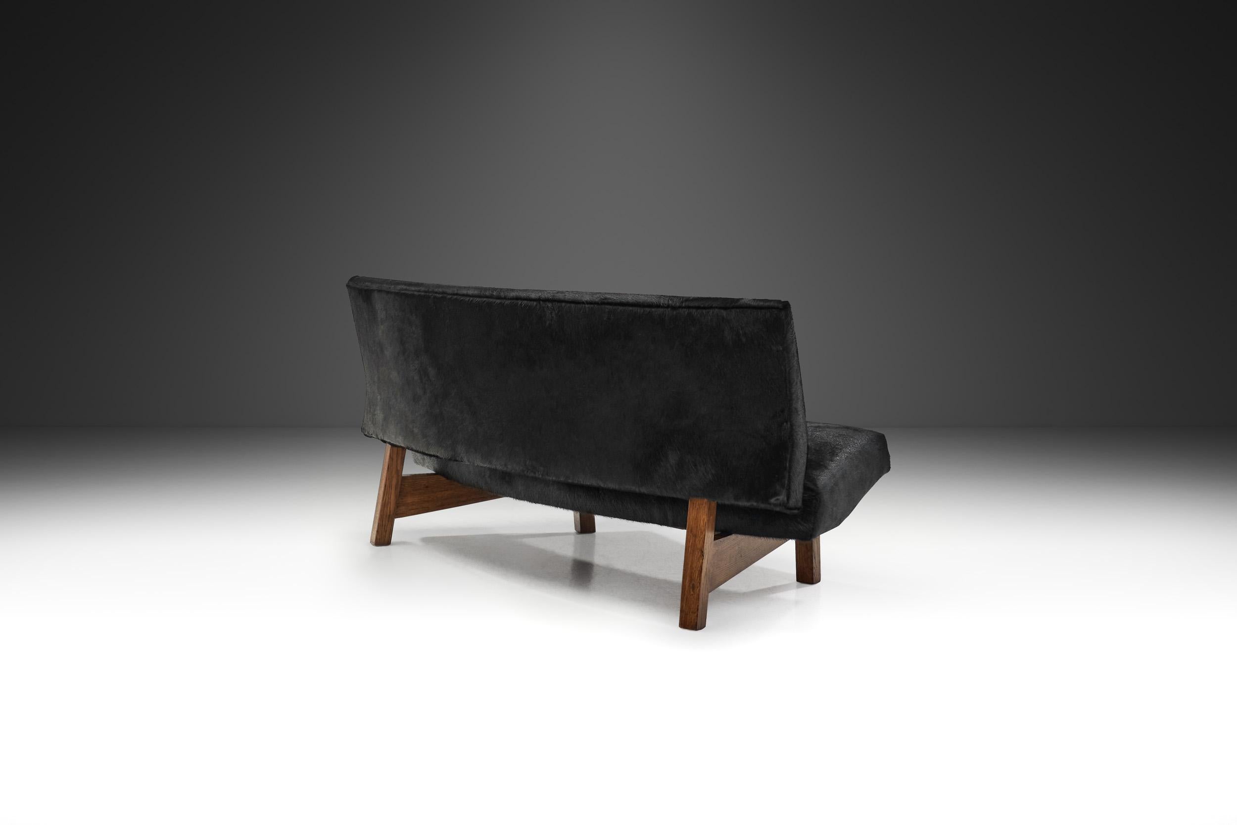 European Mid-Century Sofa in Black Cow Hide, Europe ca 1950s In Good Condition For Sale In Utrecht, NL