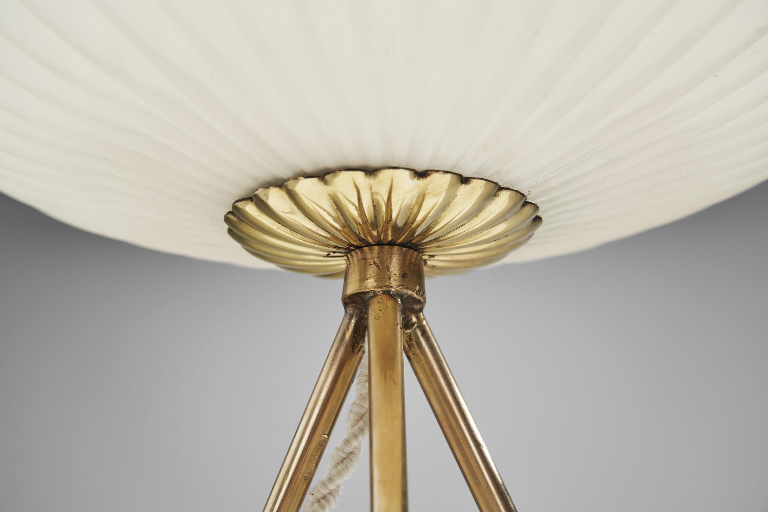 European Modern Tripod Table Lamp with Opal Glass Shade, Europe 1960s For Sale 7
