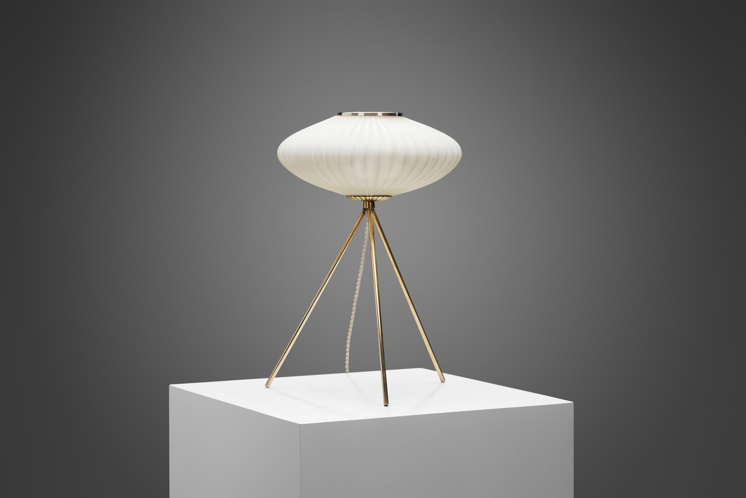 Mid-20th Century European Modern Tripod Table Lamp with Opal Glass Shade, Europe 1960s For Sale