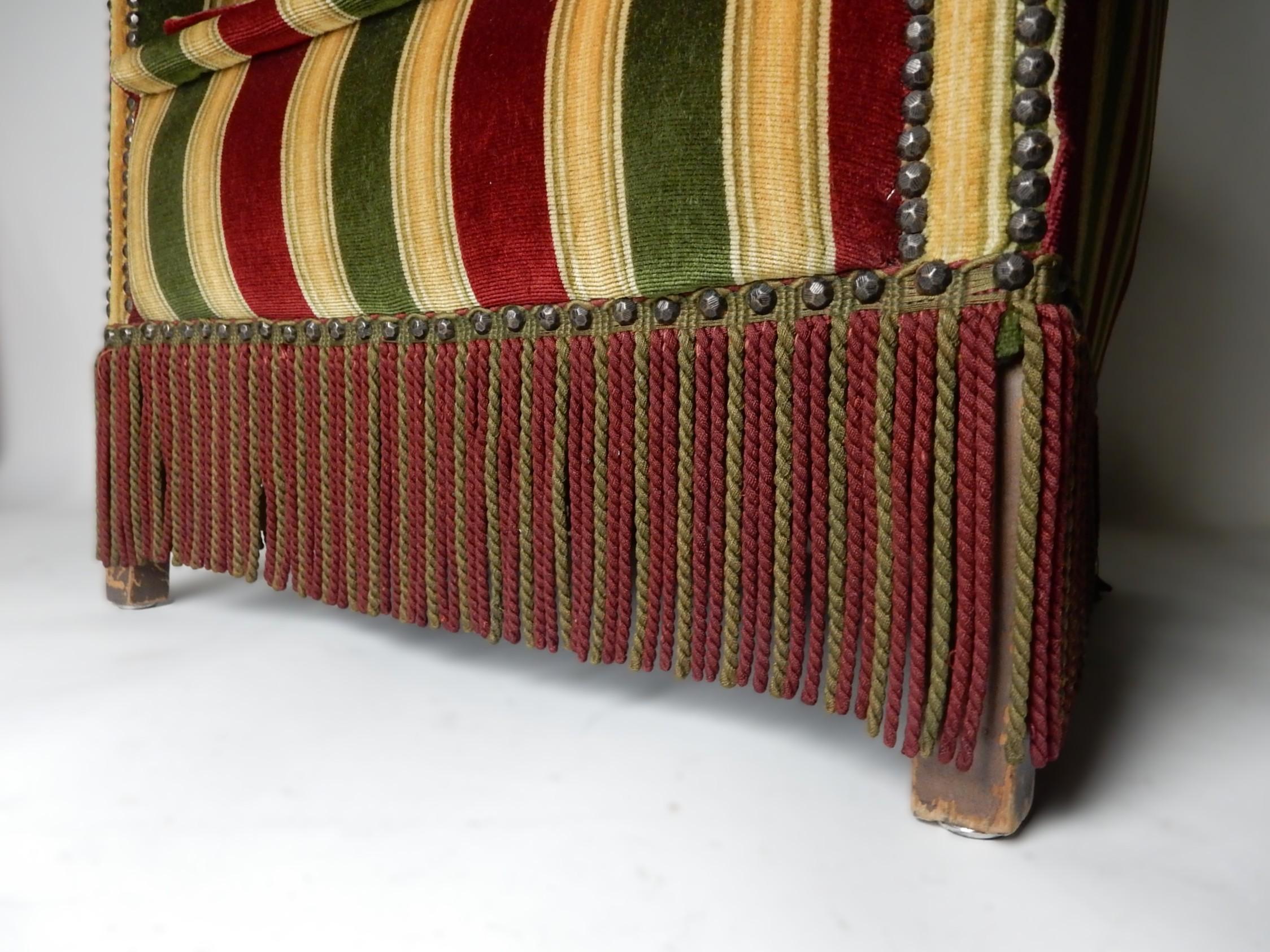 European Napoleon III Striped Velvet & Fringe Boudoir Chair in vendita 3