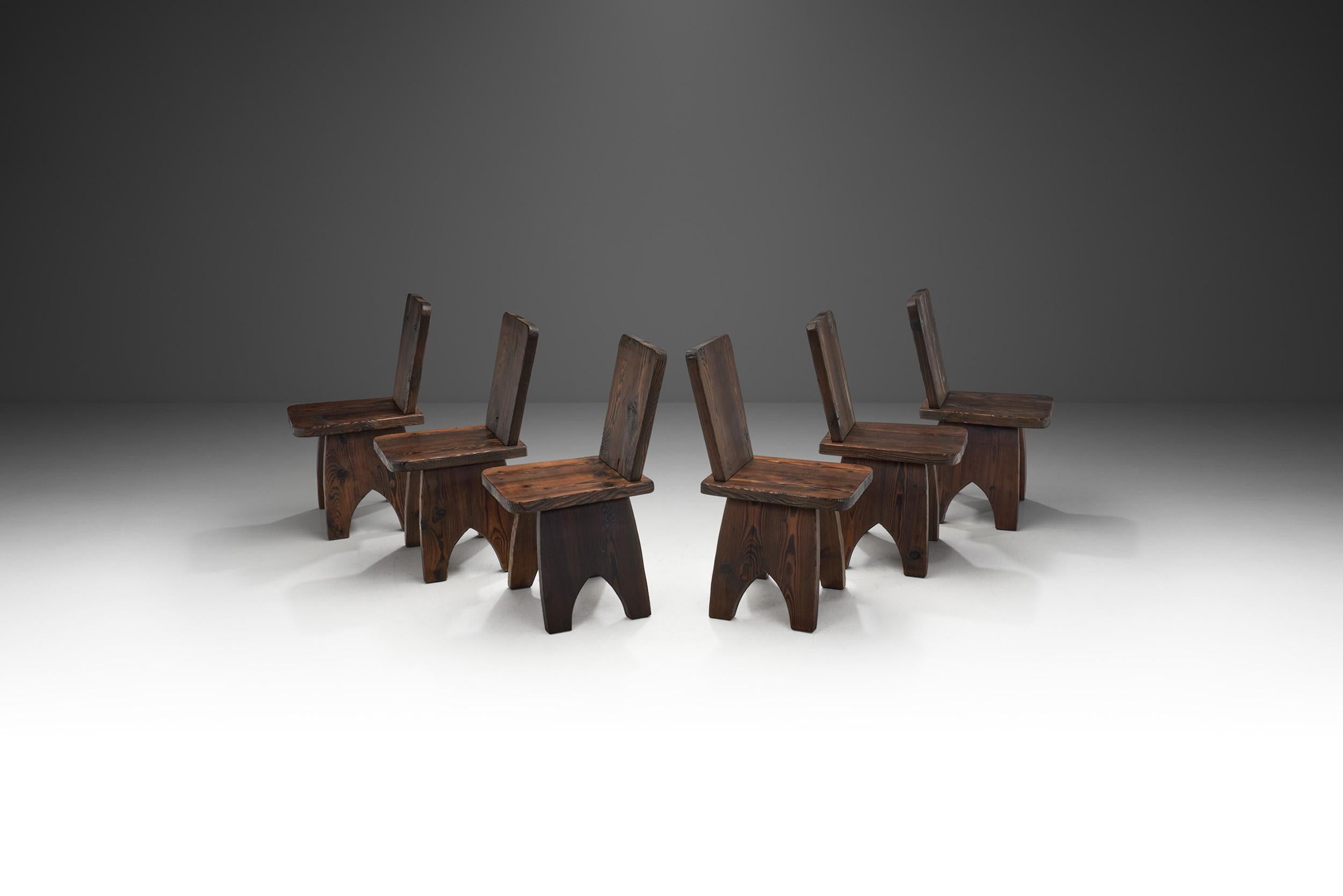 European Organic Wood Dining Chairs with Beautiful Grain, Europe, ca 1950s In Good Condition In Utrecht, NL