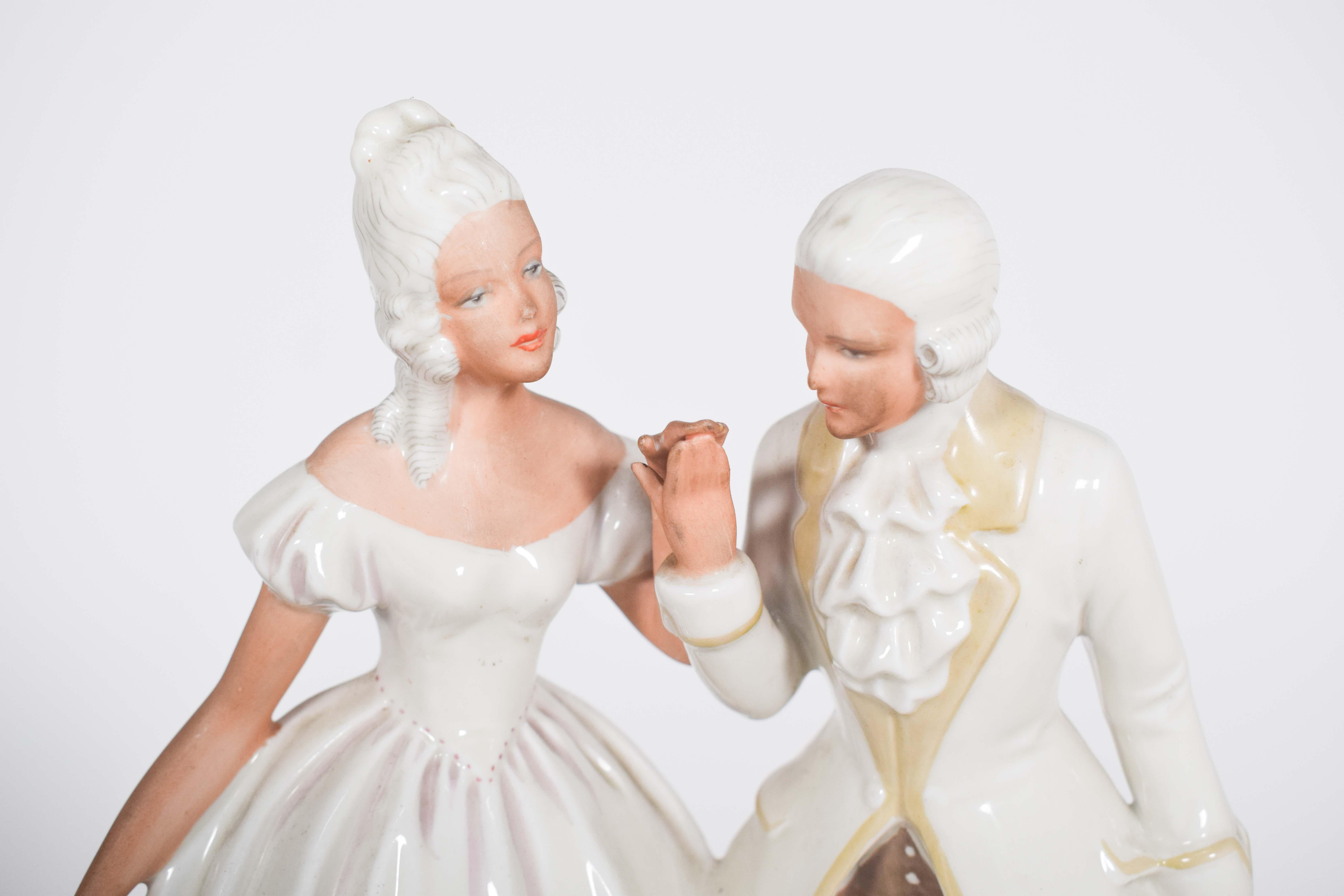 Figuras de escultura de porcelana europea, Checoslovaquia siglo XX en venta