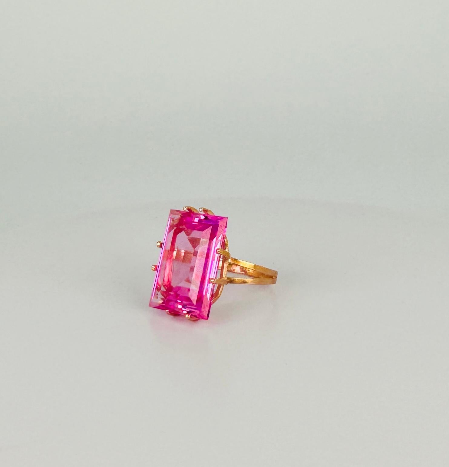 Elegante Anillo Europeo de Oro de 18k con Amatista talla Esmeralda de 10 ct - rosas de Francia en Bueno Estado en Heemstede, NL