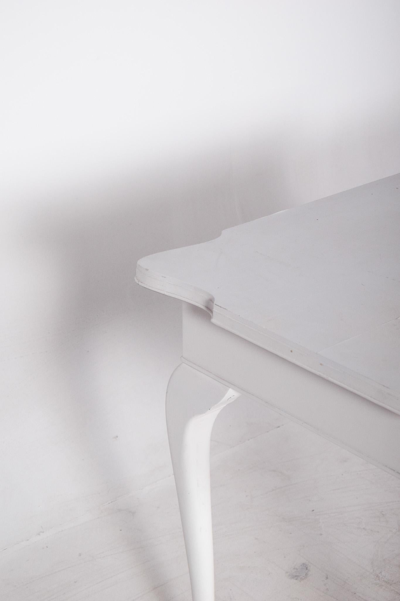 European Queen Anne Style White Painted Dining Table For Sale 2