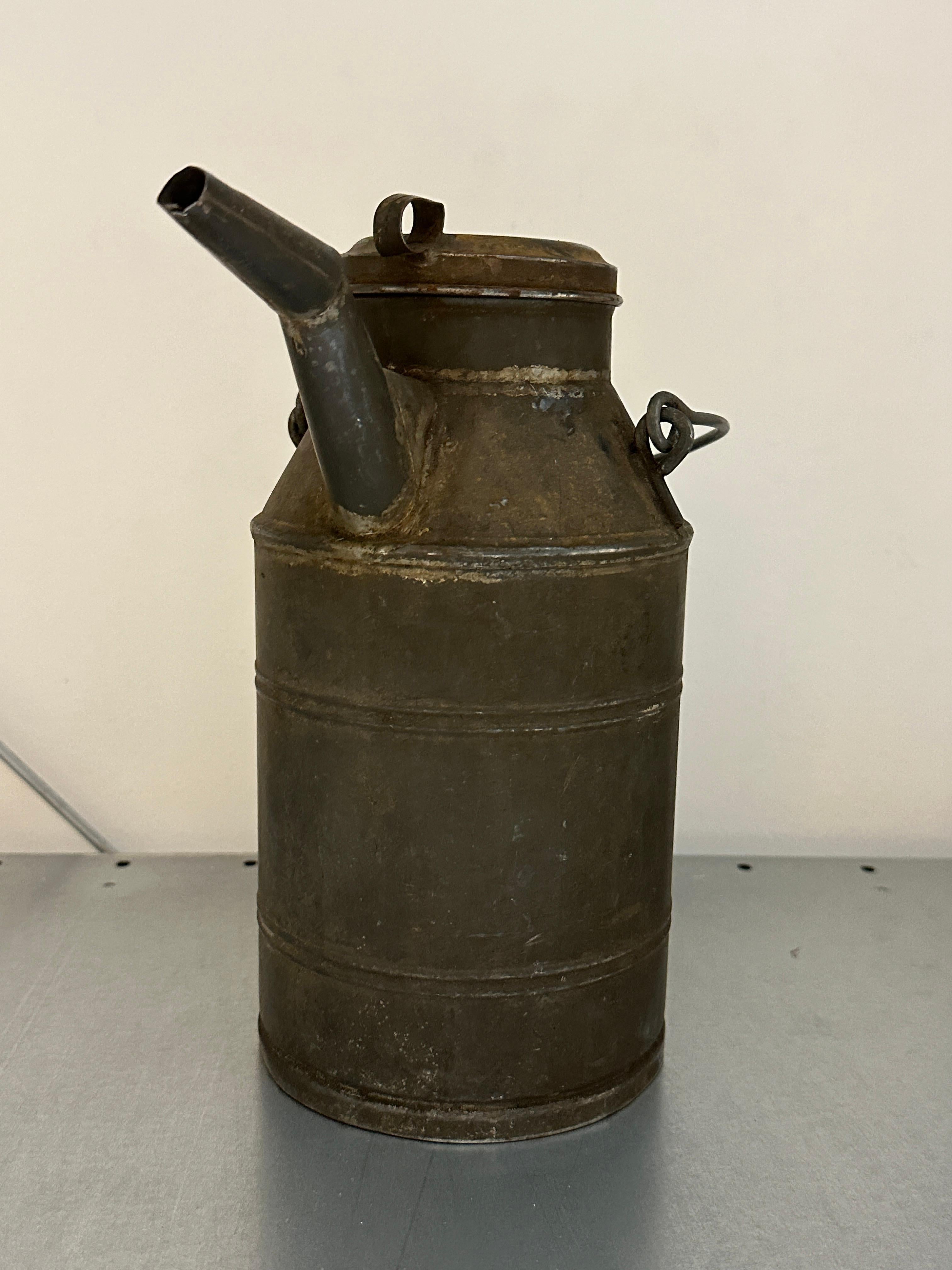 European Railways Oil Can, Vintage Oil Can, Industrial Style 1920s In Good Condition For Sale In Nuernberg, DE