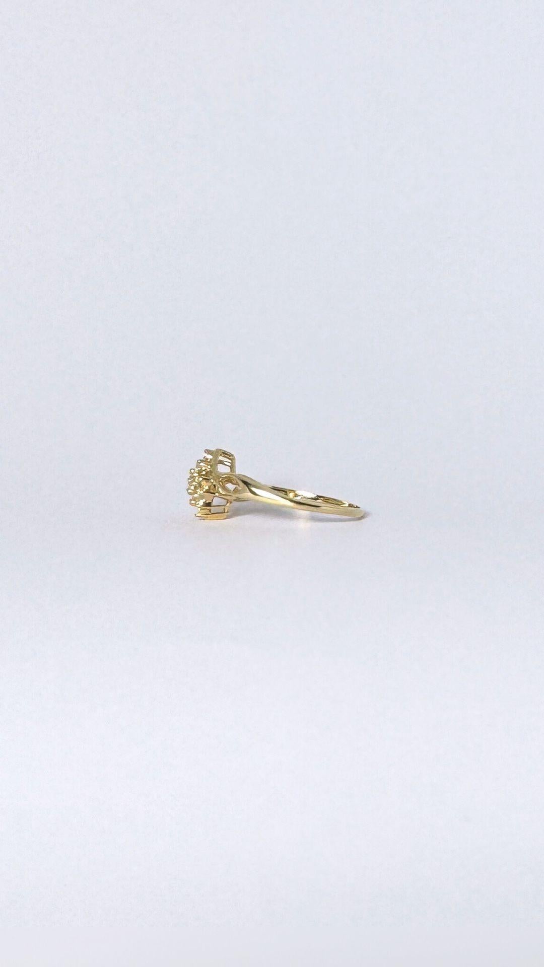 European ring of 18 carat yellow gold with 17 brilliant cut diamonds VVSI  In Good Condition For Sale In Heemstede, NL