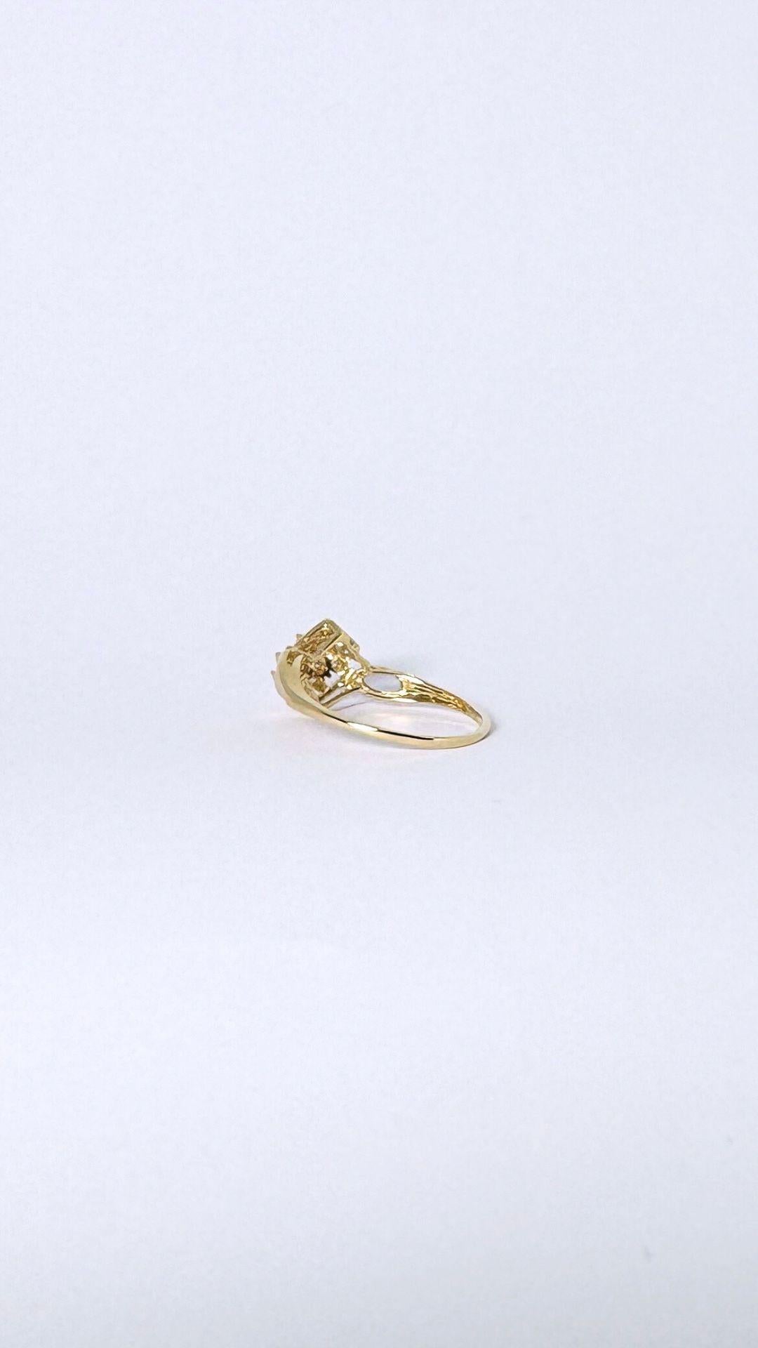 Women's European ring of 18 carat yellow gold with 17 brilliant cut diamonds VVSI  For Sale